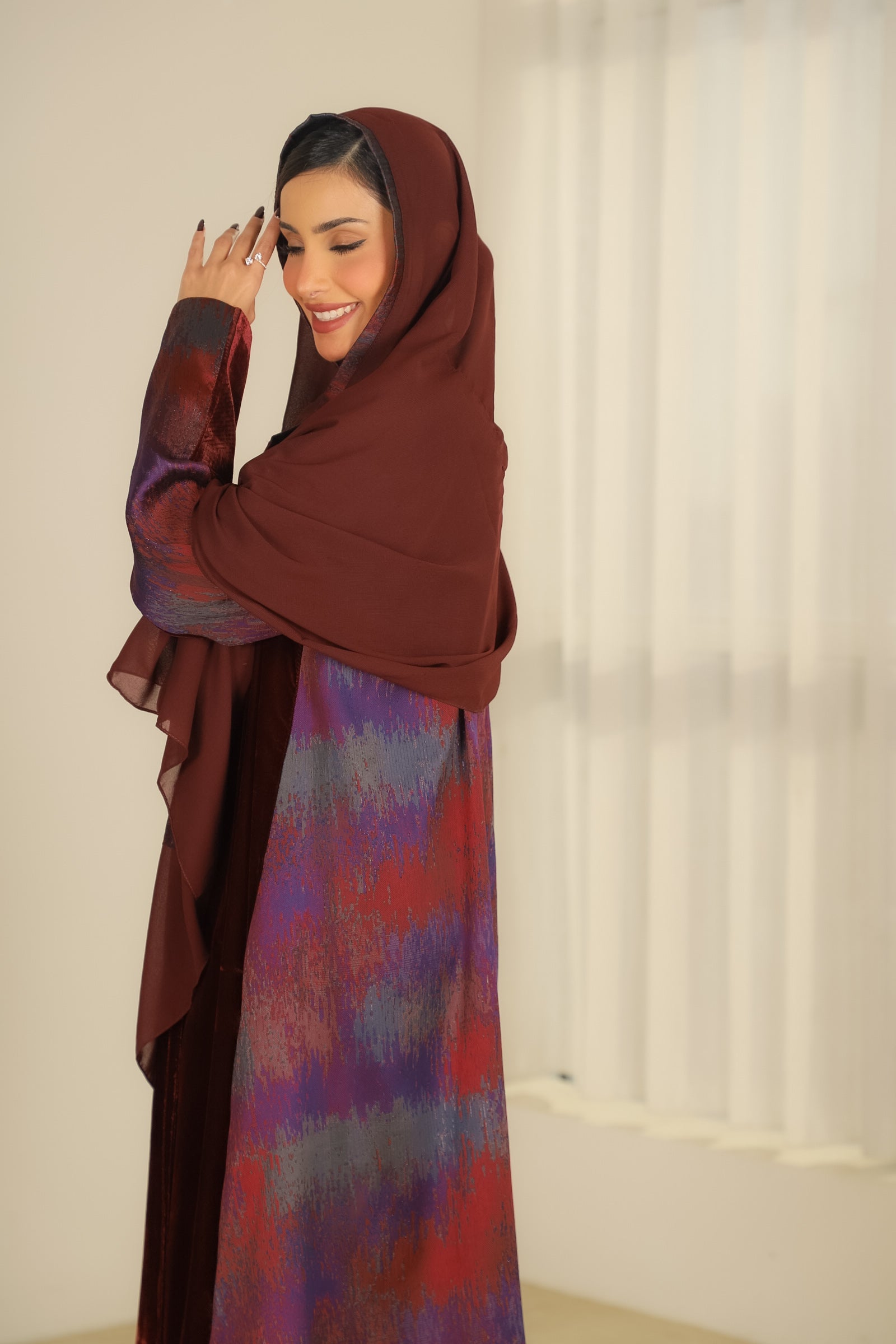 MW1759 - عباية مخمل من الامام والخلف جاكار - Aya