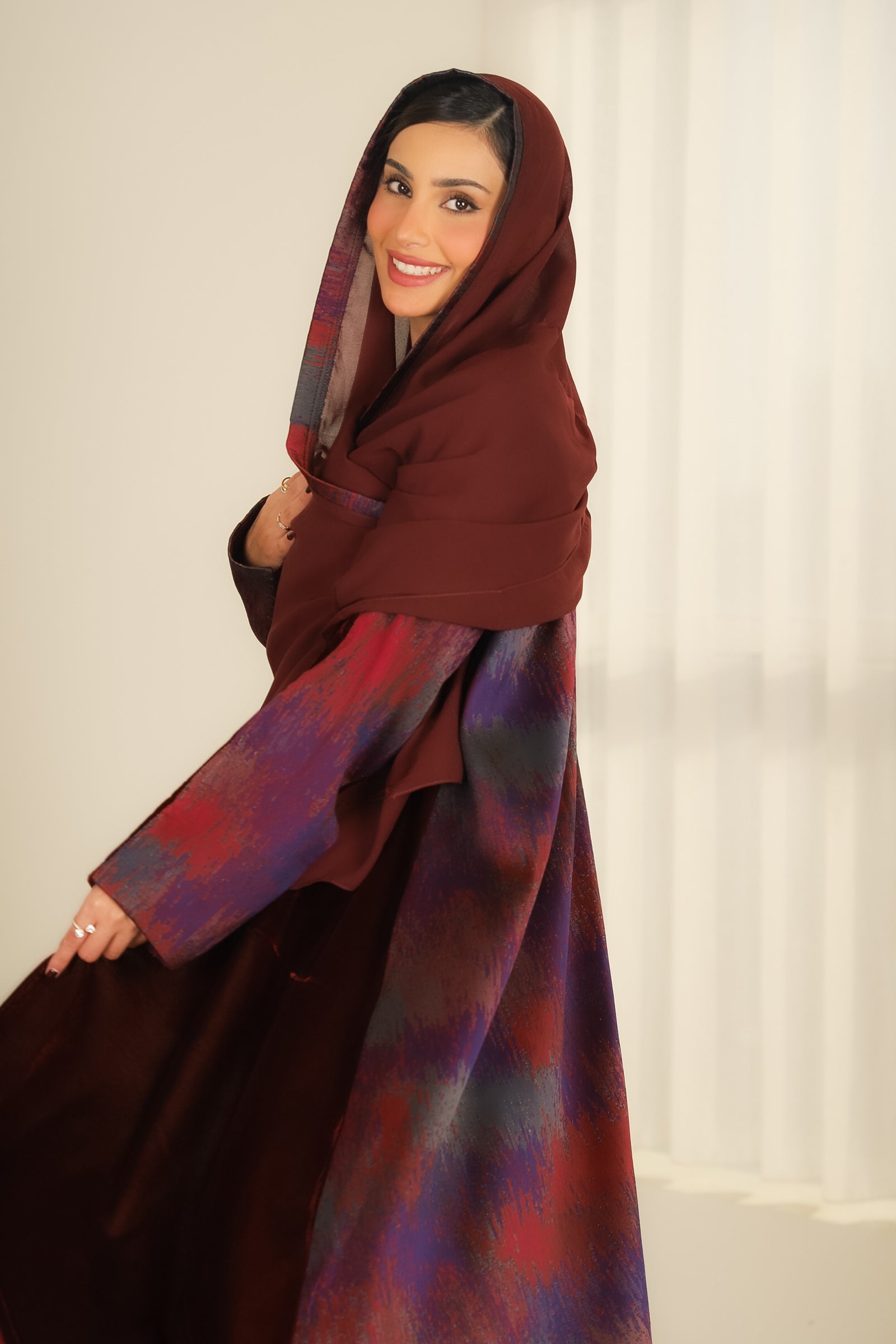 MW1759 - عباية مخمل من الامام والخلف جاكار - Aya