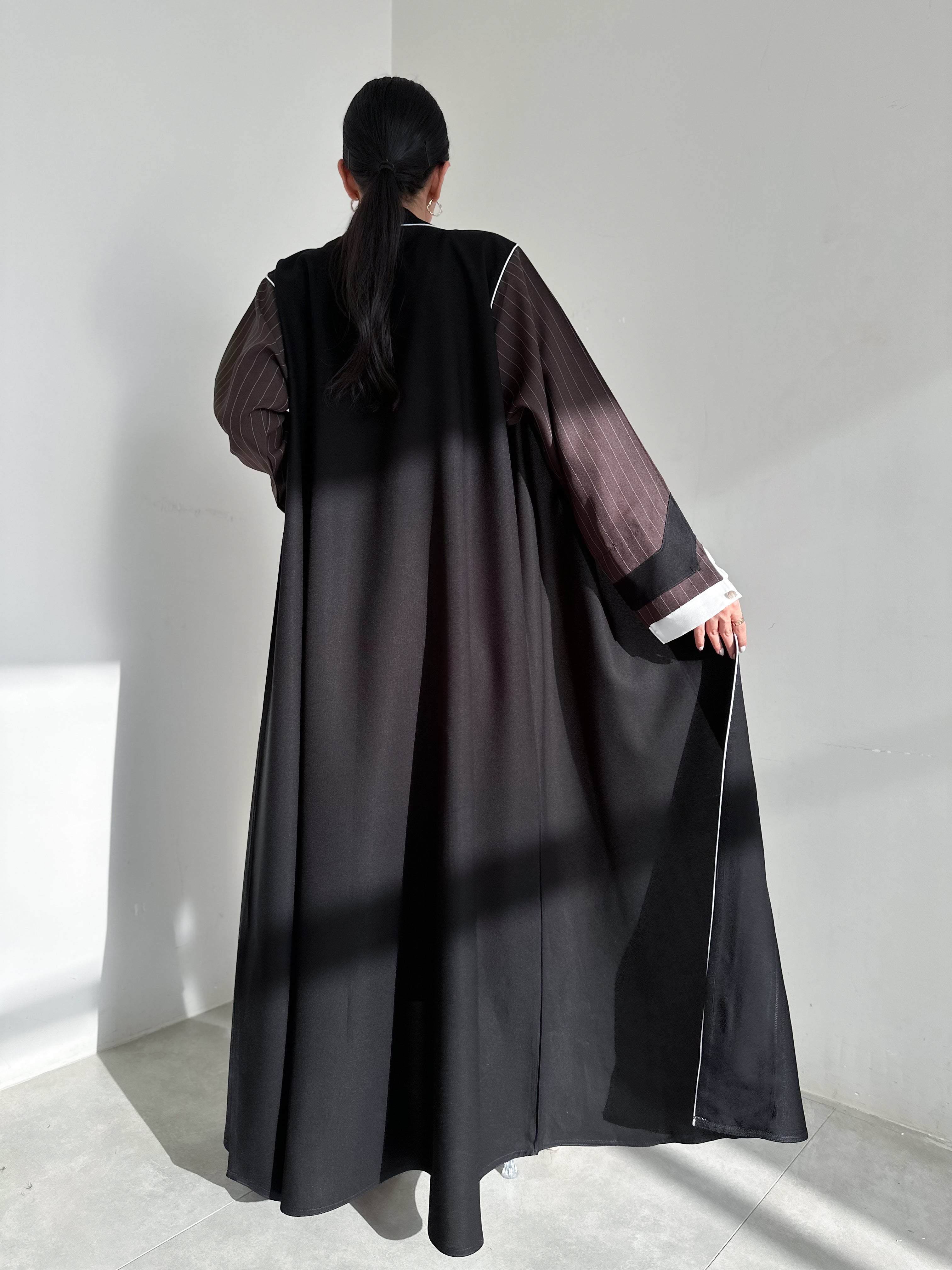 MW842 - كريب خفيف واقف مع جاكار نص كلوش - Aya