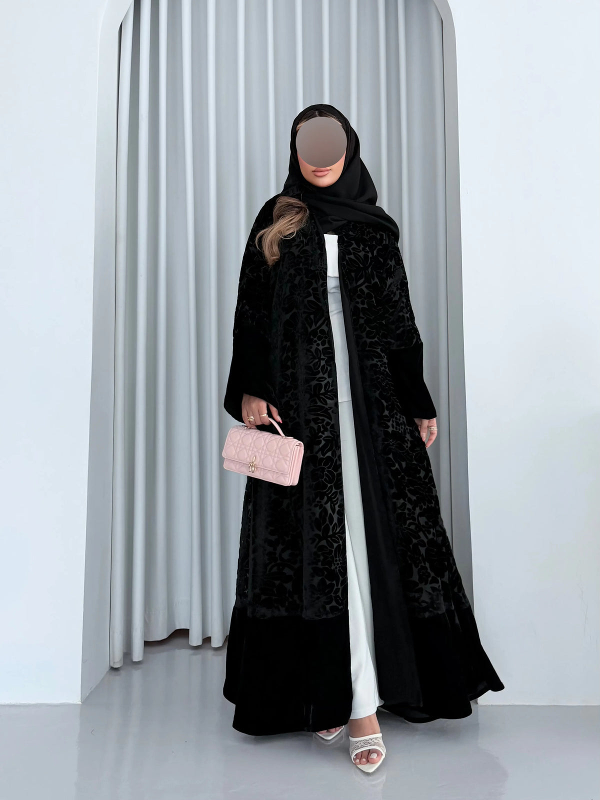 MWT5289 -عباية اسود شتوية مع شيفون ورد عباية أنيقة لكل يوم - Aya