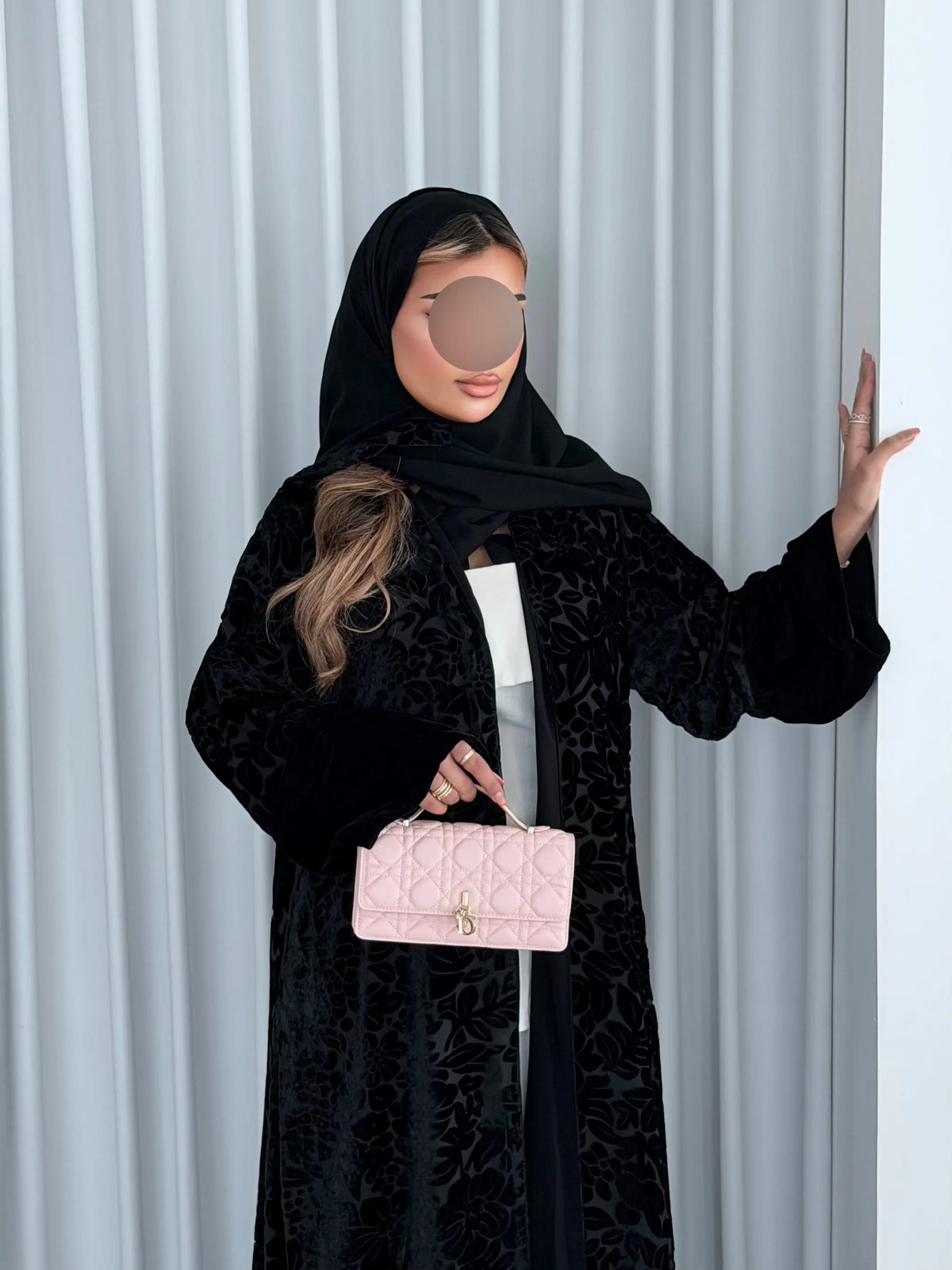 MWT5289 -عباية اسود شتوية مع شيفون ورد عباية أنيقة لكل يوم - Aya