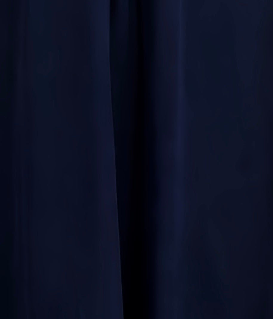 MWO005 - عباية بكسرات واسعة وجيب مخفي في الصدر - Aya