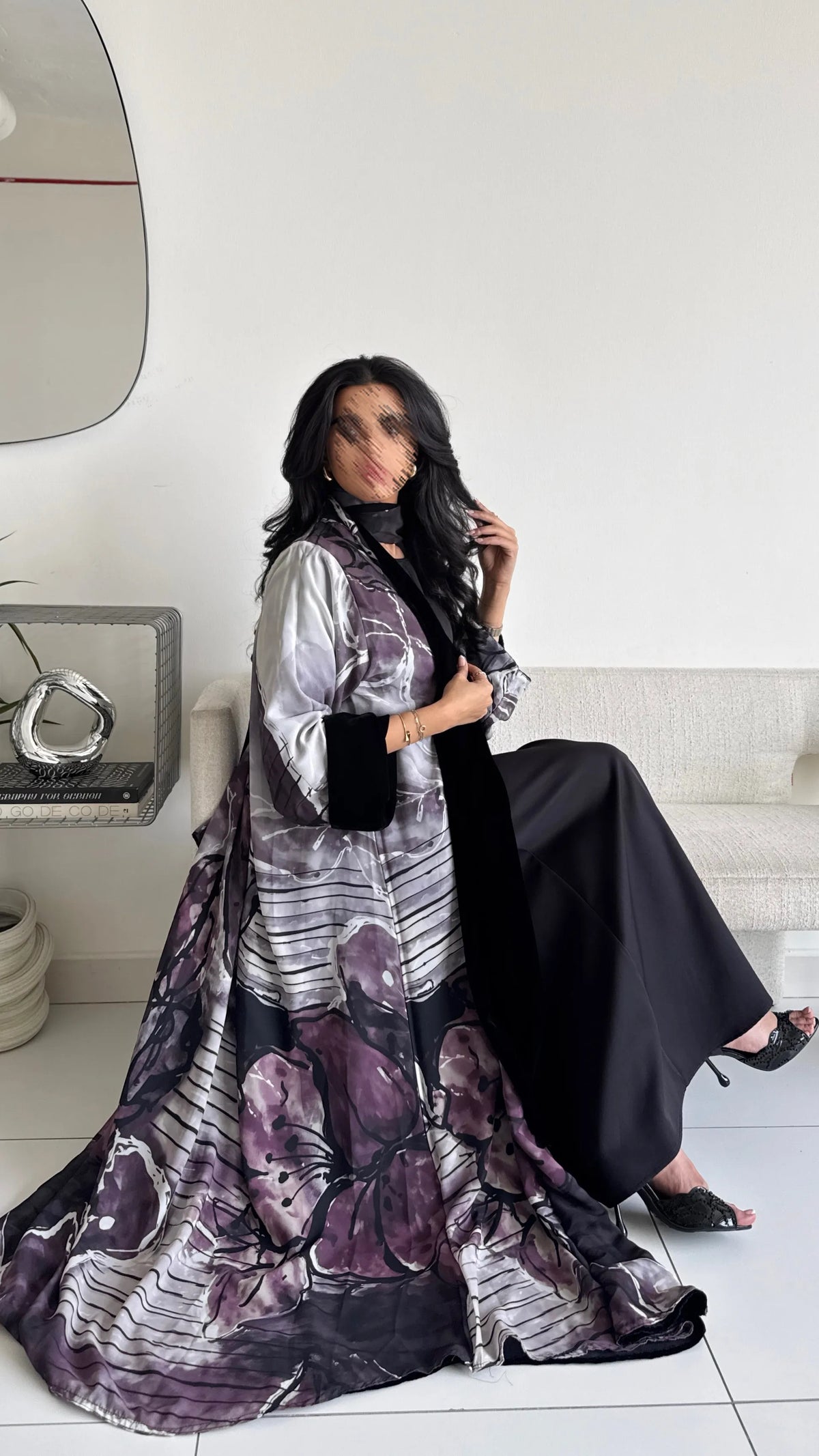 MWT2186 - عبايه دبل فيس مخمل أسود مع طباعه شتوية شيفون - Aya