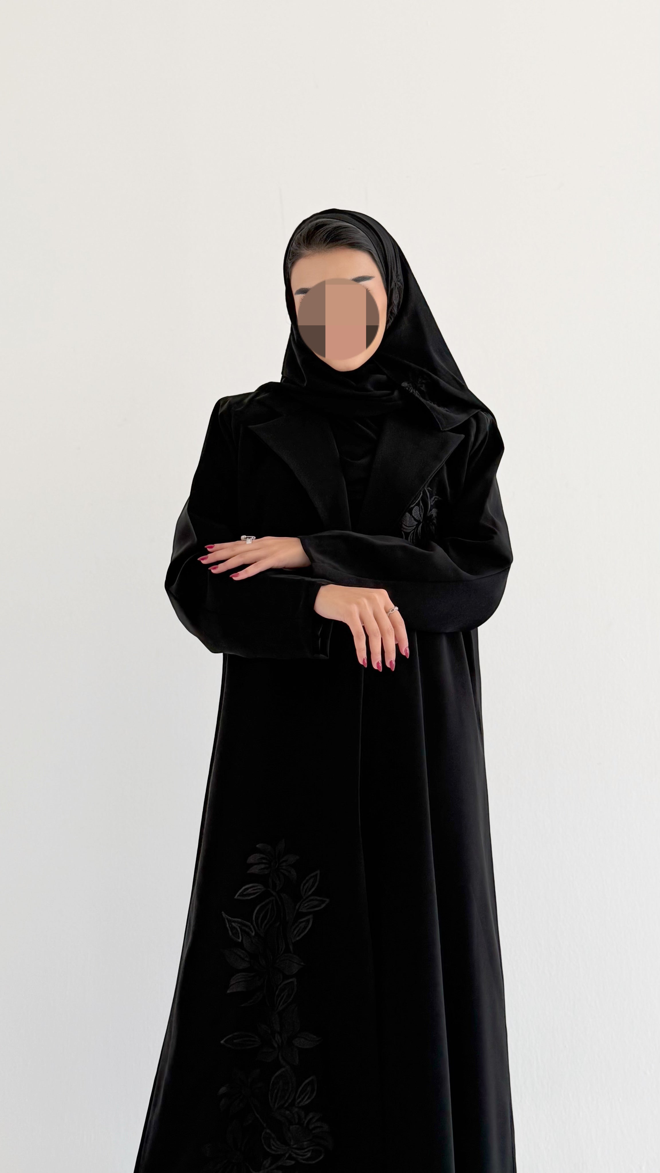 MW2002 -عباية بليزر بتطريز اسود