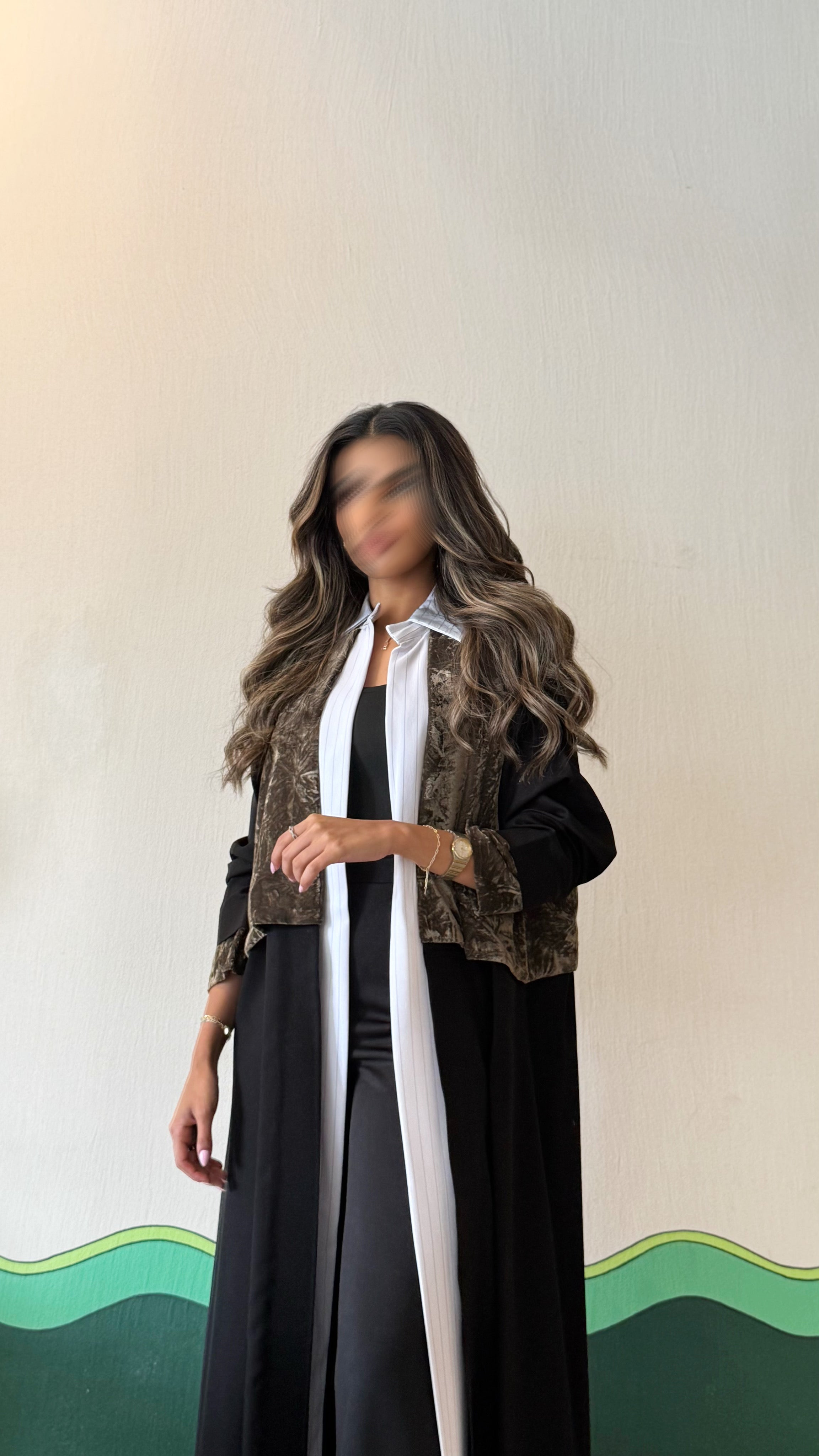 MW645 - Light Crepe Standing with Jacquard Half-Cloche