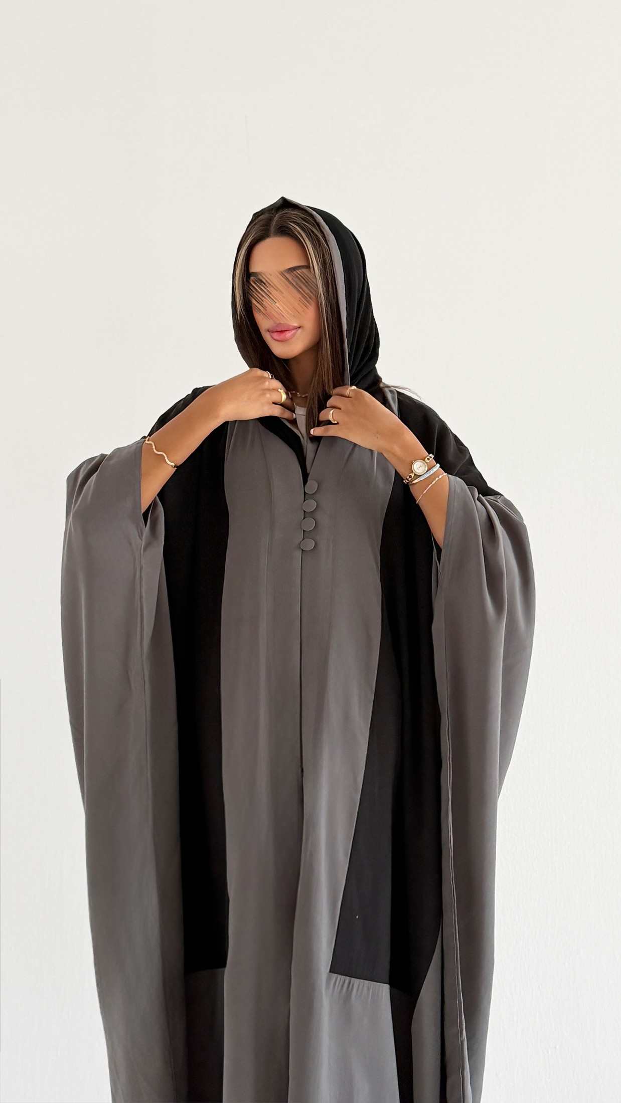 MWT1546 عباية اسود بتدخيلة لون - Aya