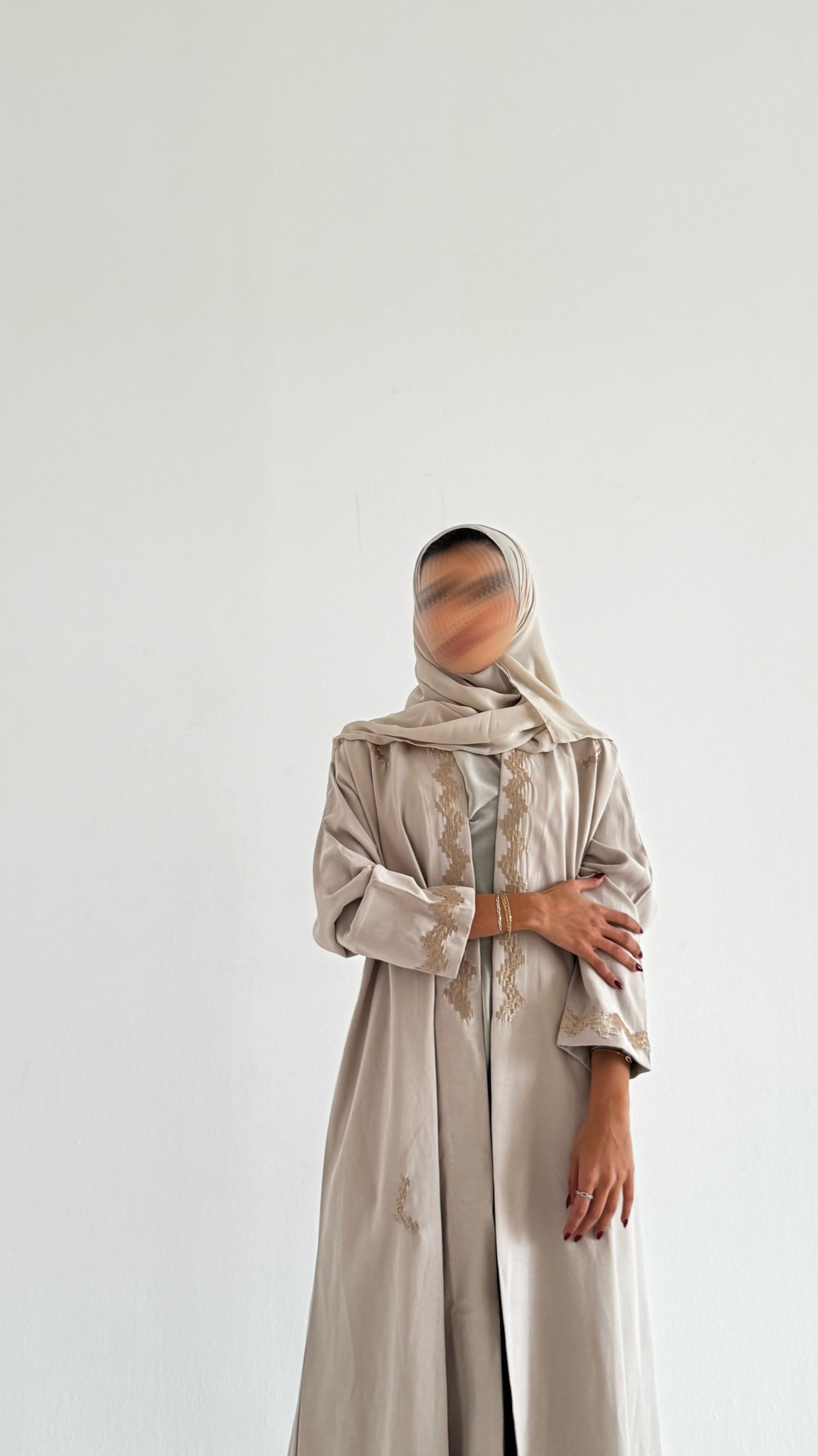 MWT371 - عباية بني تطريز - Aya