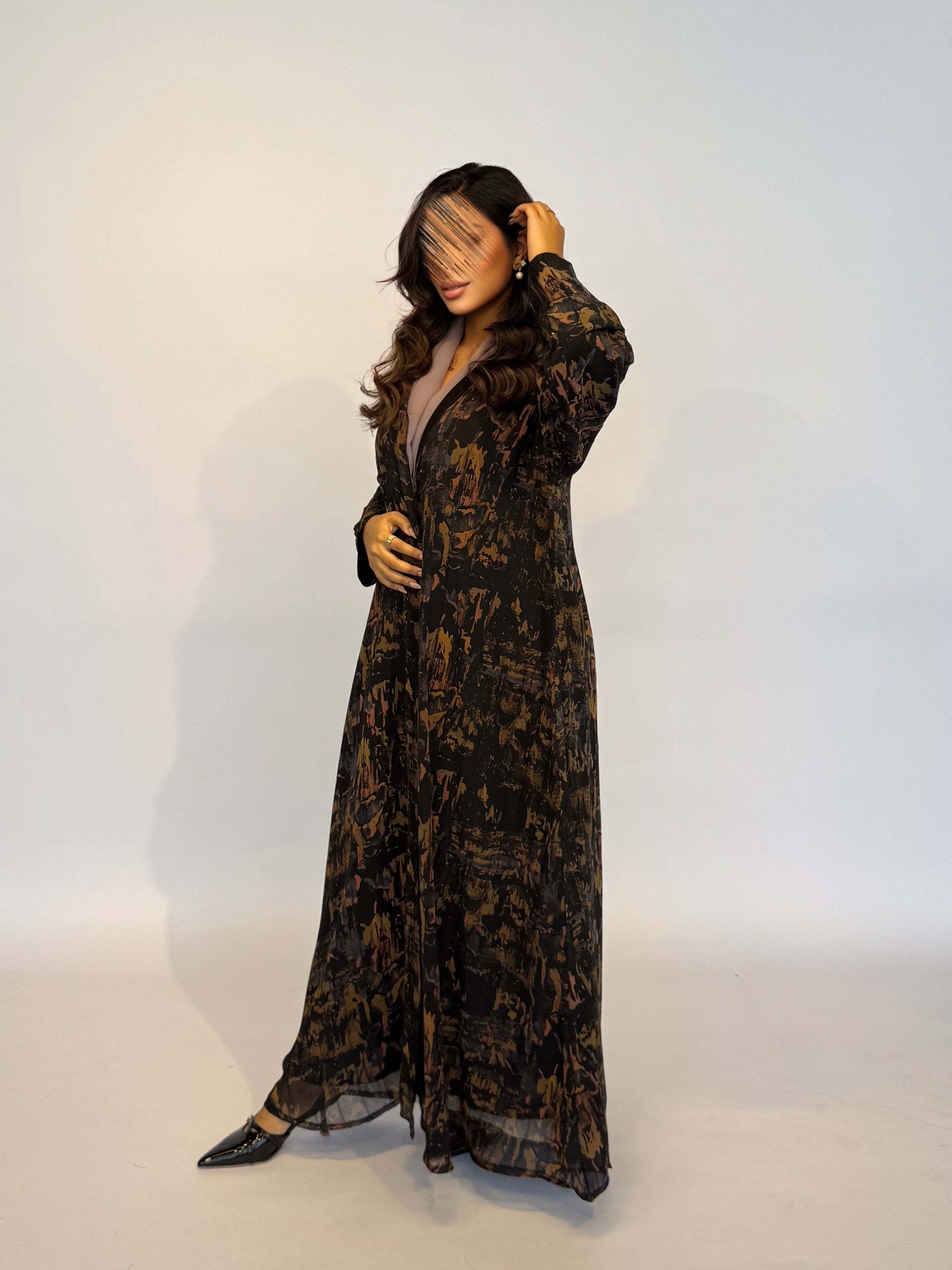 MW645 - Light Crepe Standing with Jacquard Half-Cloche