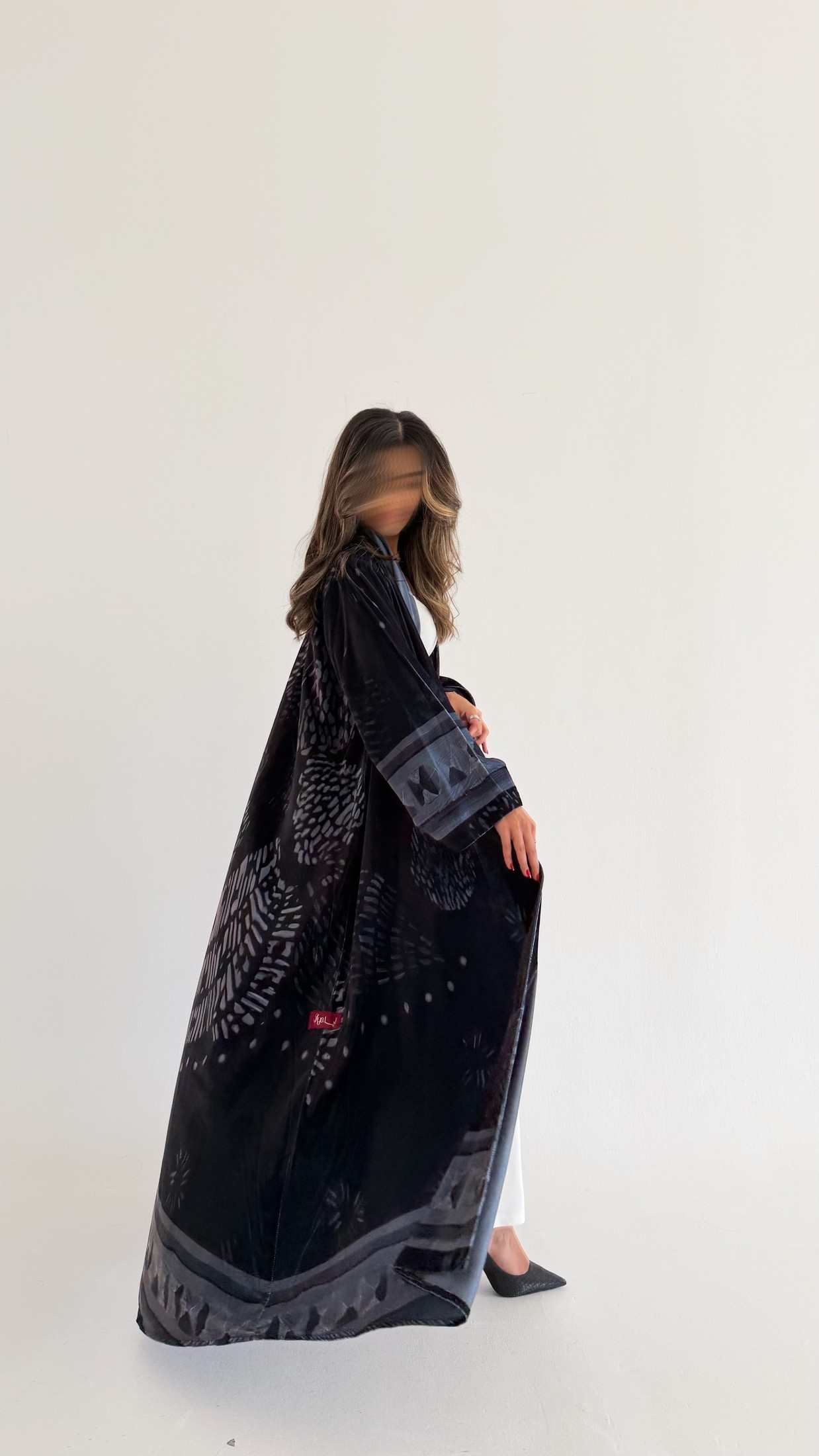MWT615 - عباية مخمل طباعة - Aya