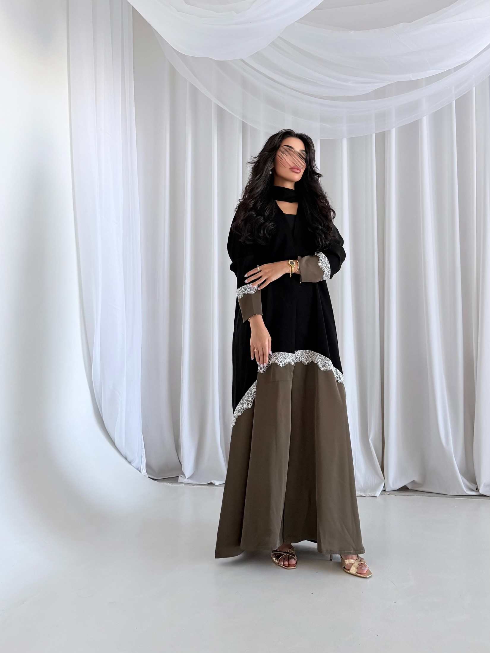 MWT5214 - عبايه كريب اسود مع دانتيل - Aya