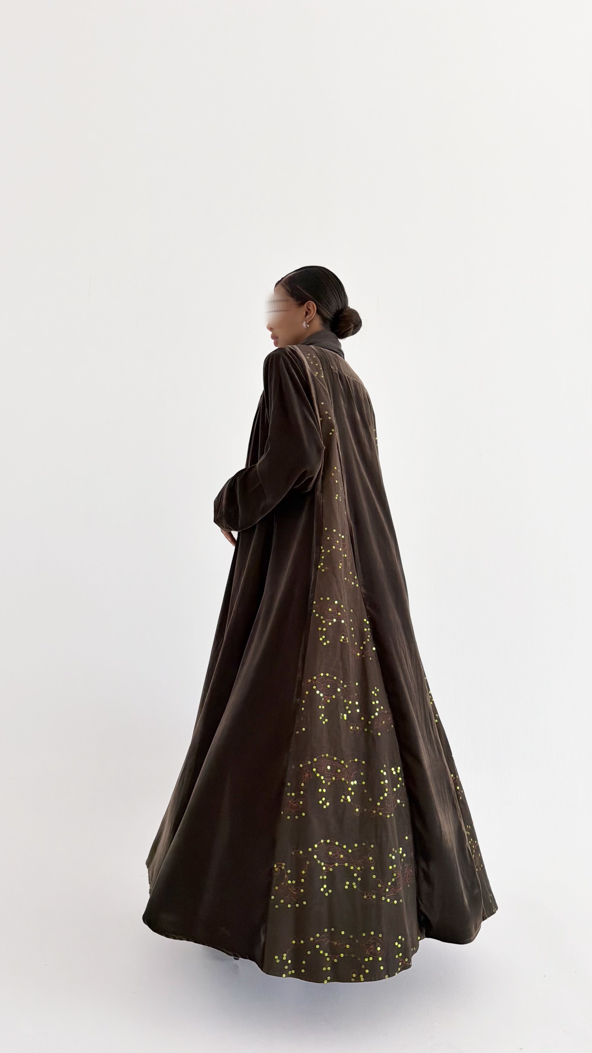 MW645 - Light Crepe Standing with Jacquard Half-Cloche