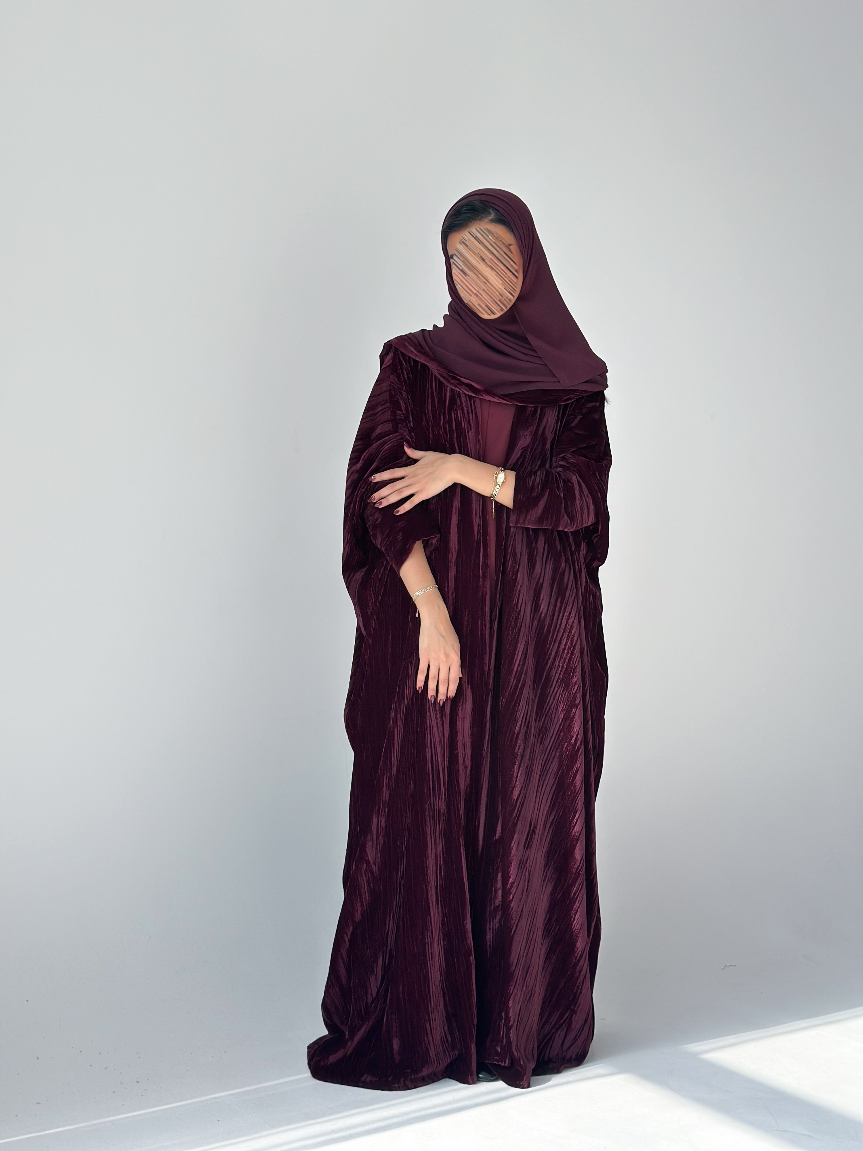 MW645 - Light Crepe Standing with Jacquard Half-Cloche