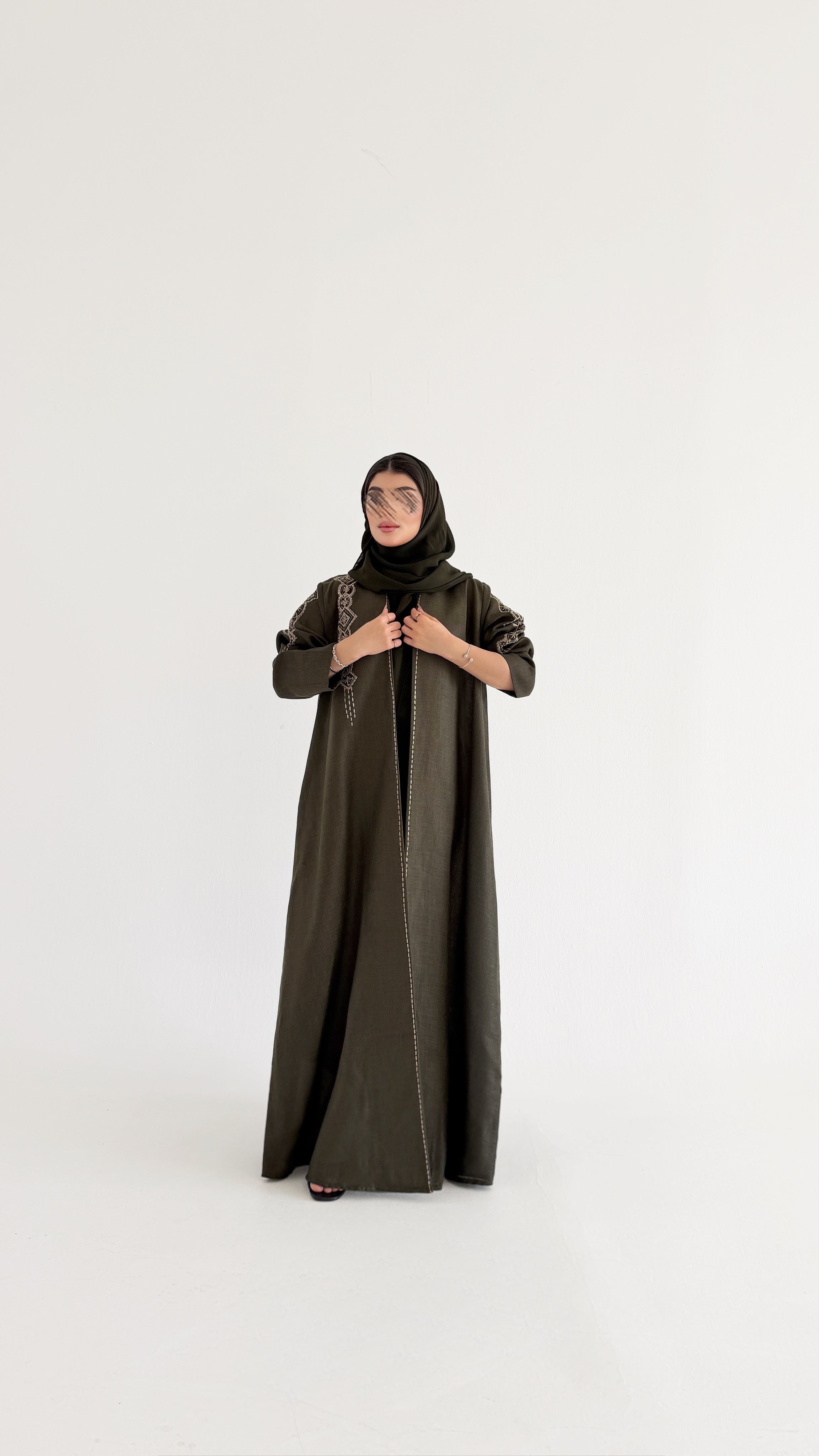 MW2128 - عباية لينن أنيقة بقصّة هينك عصرية - Aya