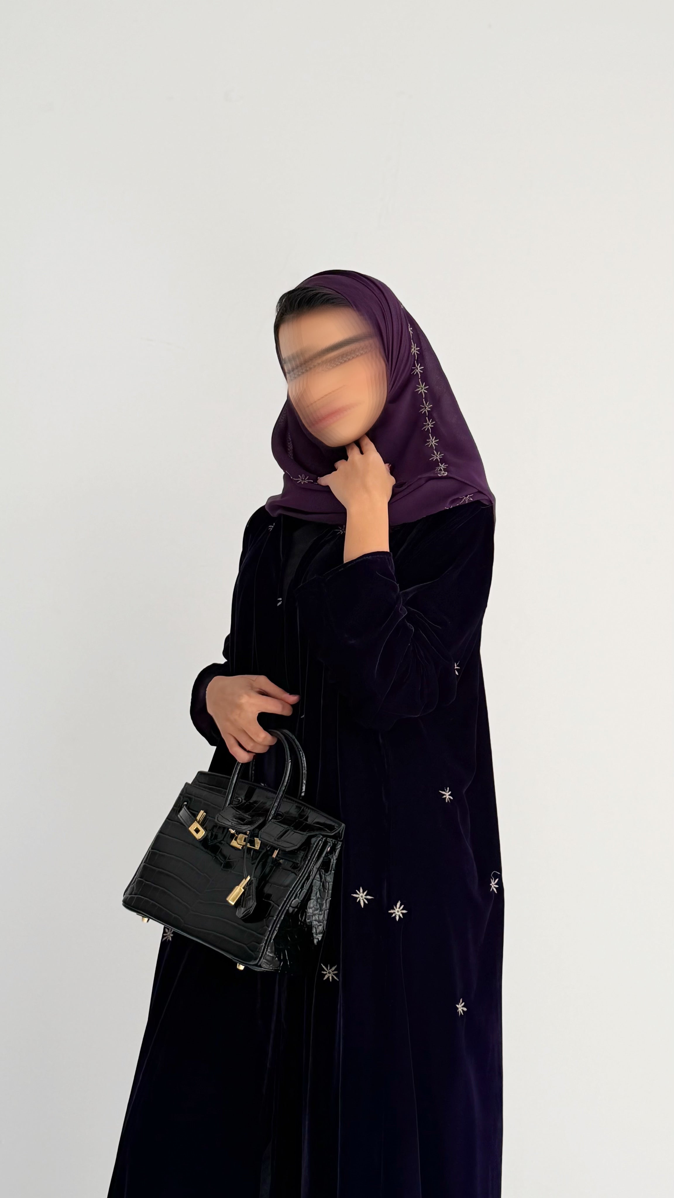 MW645 - Light Crepe Standing with Jacquard Half-Cloche