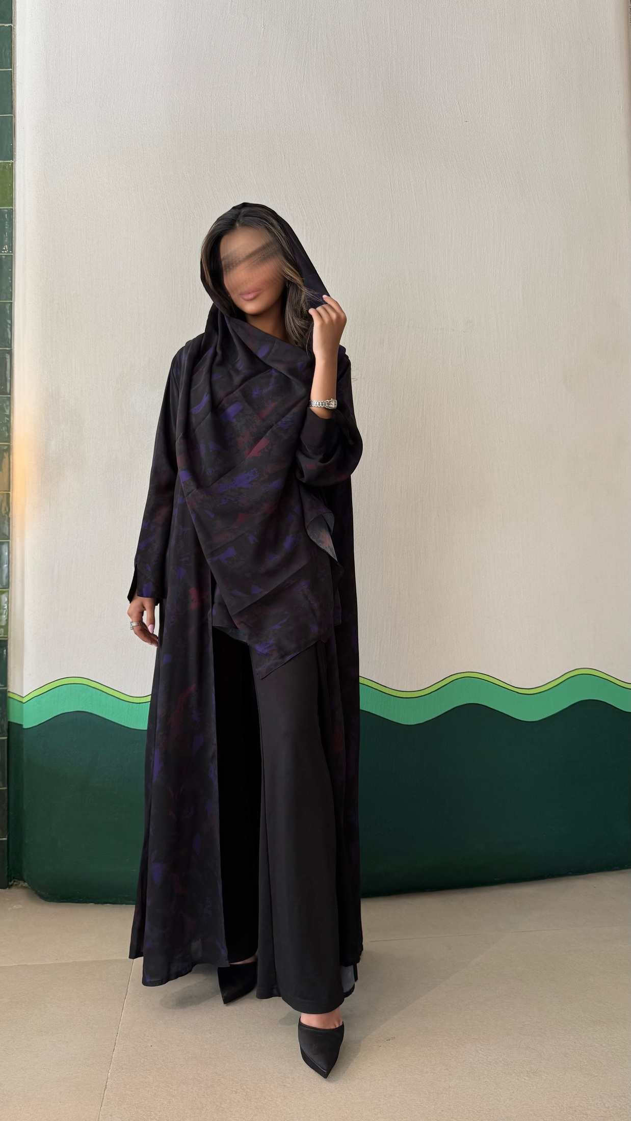 MWT448  -عباية طباعة اسود مع دمج بنفسجي واحمر - Aya