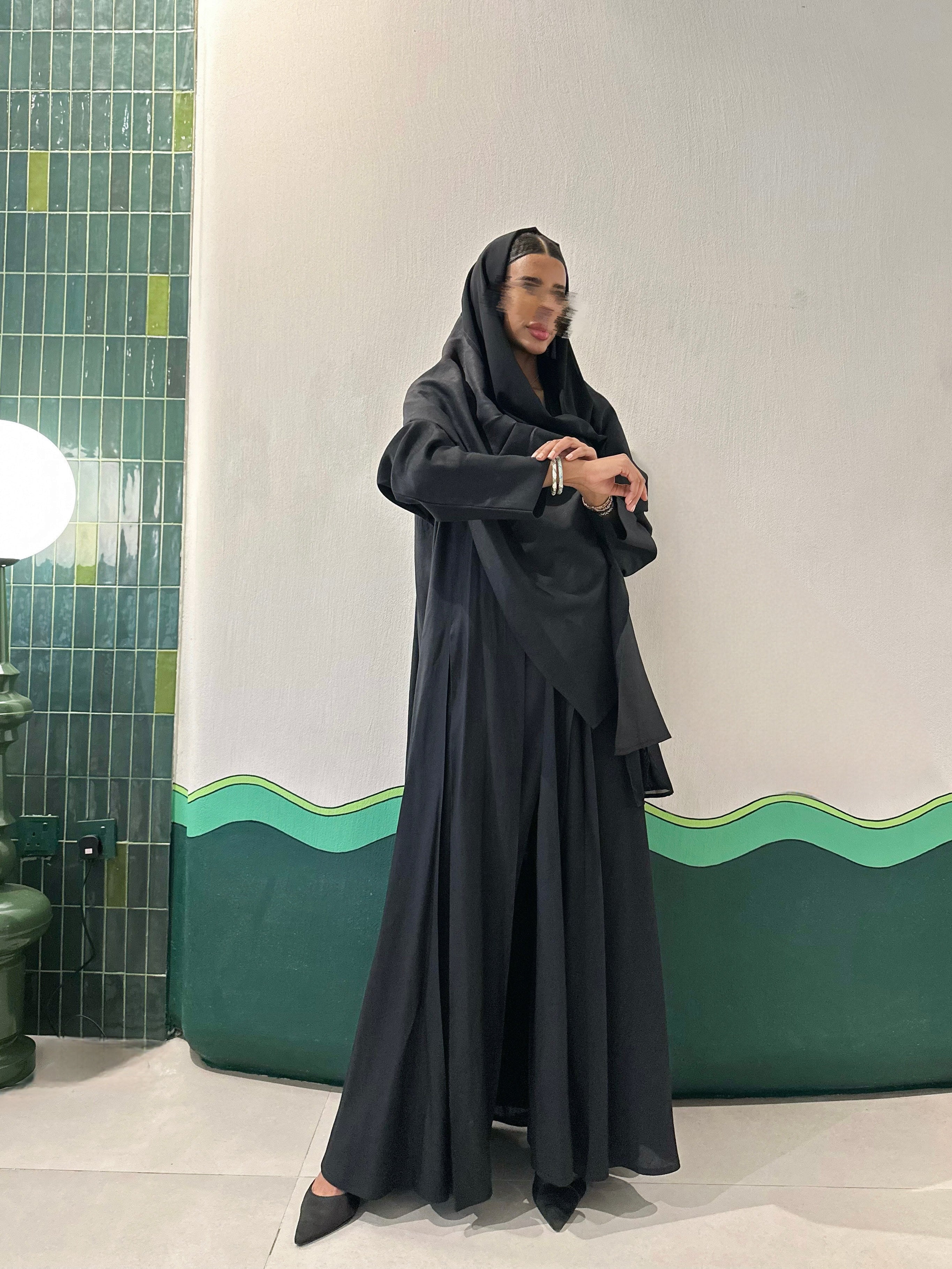 MWT399 - عبايه لنن اسود كسرات