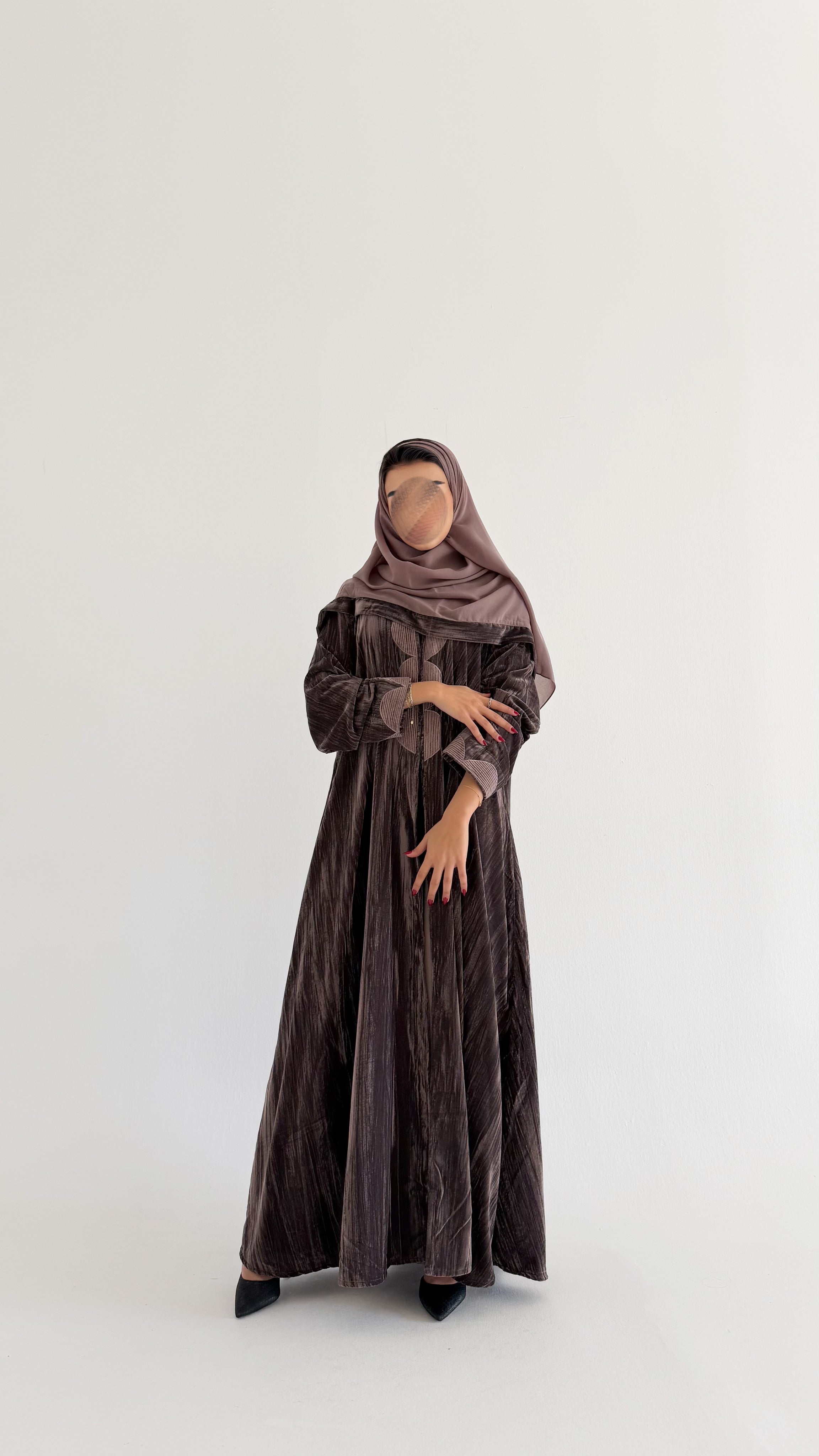 MW645 - Light Crepe Standing with Jacquard Half-Cloche