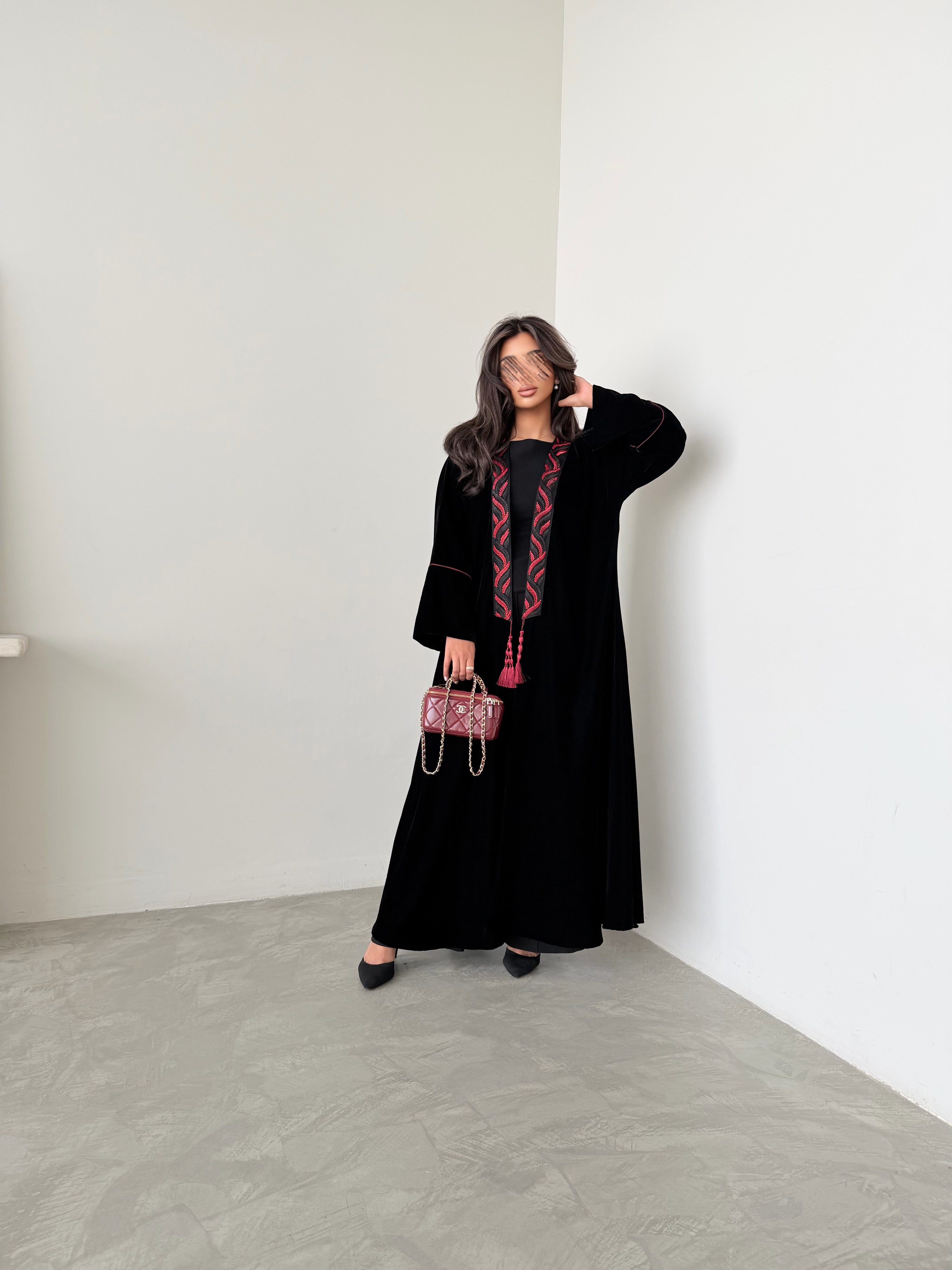 MW645 - Light Crepe Standing with Jacquard Half-Cloche