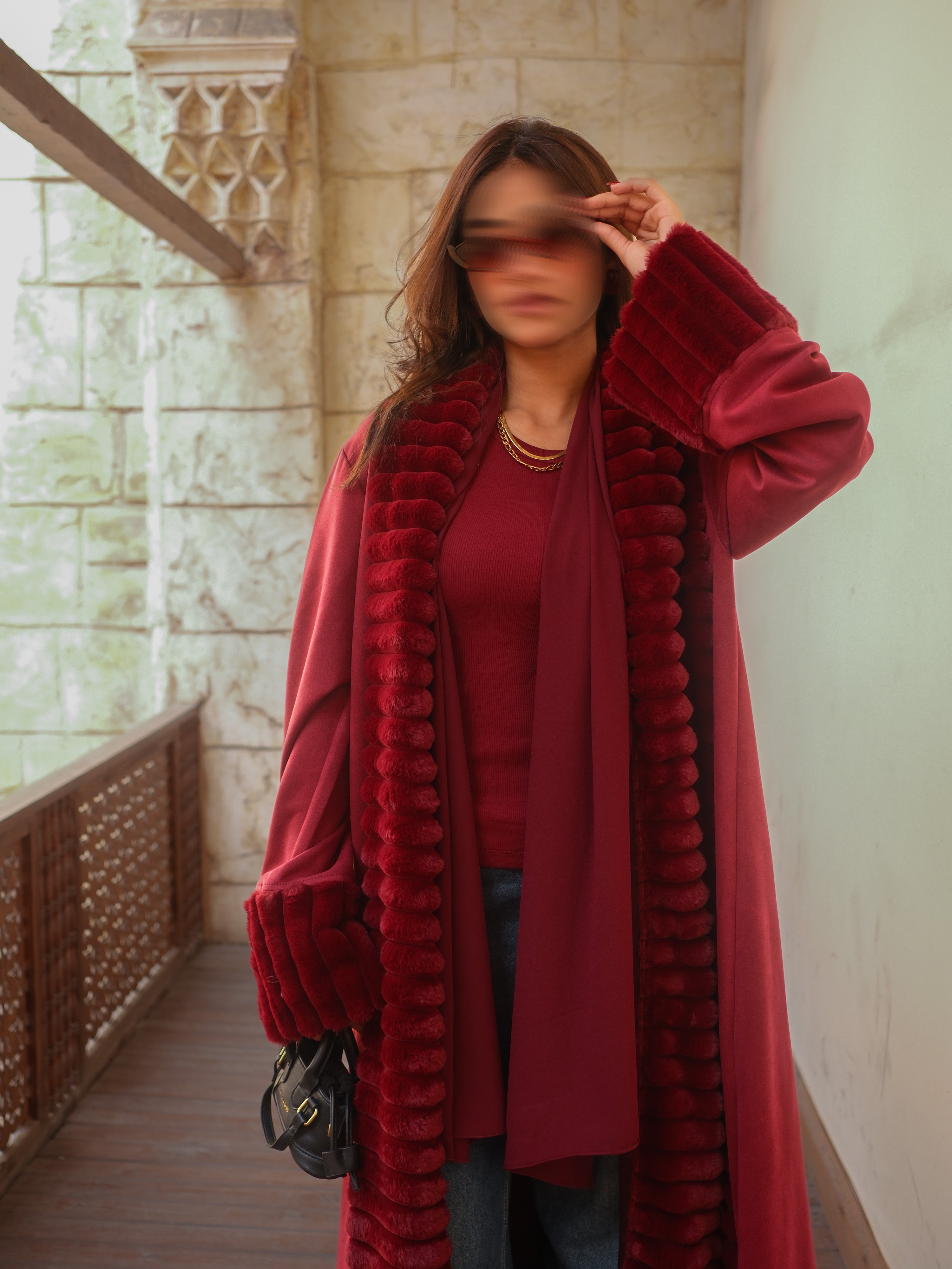 MW1805 - عباية شامواه مع تدخيلة فرو