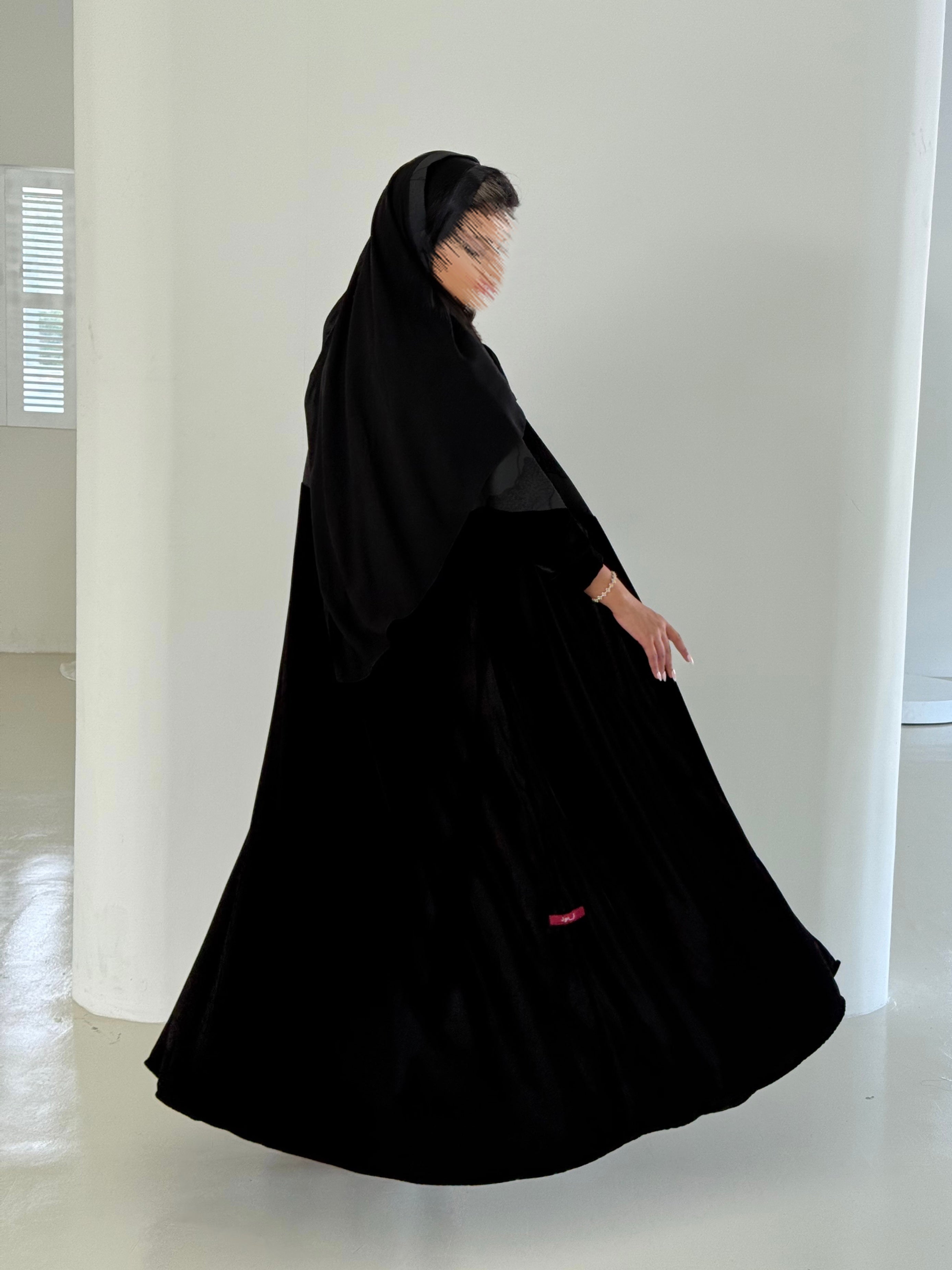 MW645 - Light Crepe Standing with Jacquard Half-Cloche