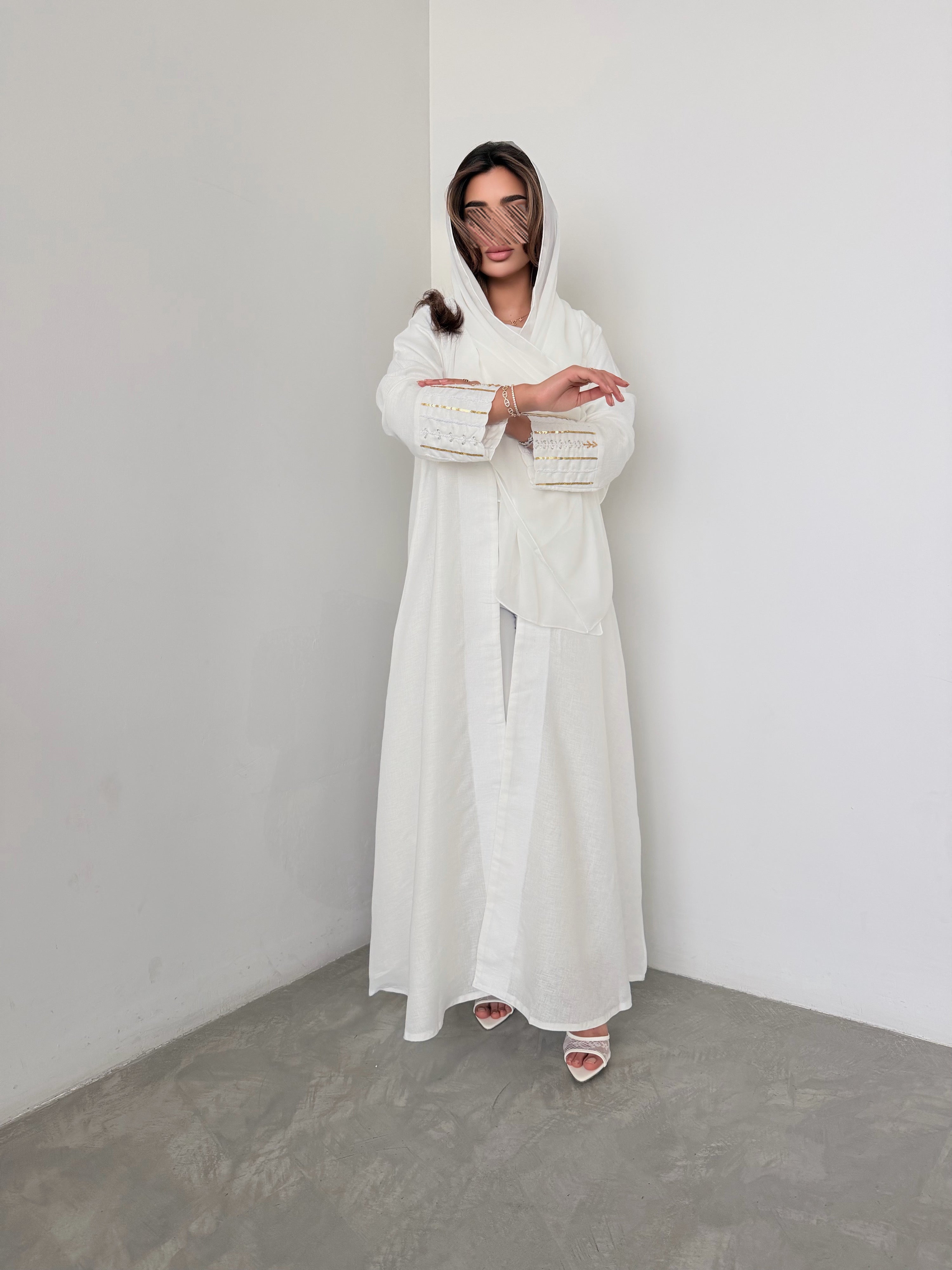 MW2110 -  عباية لنن انيقة بقصة نص كلوش عصرية - Aya