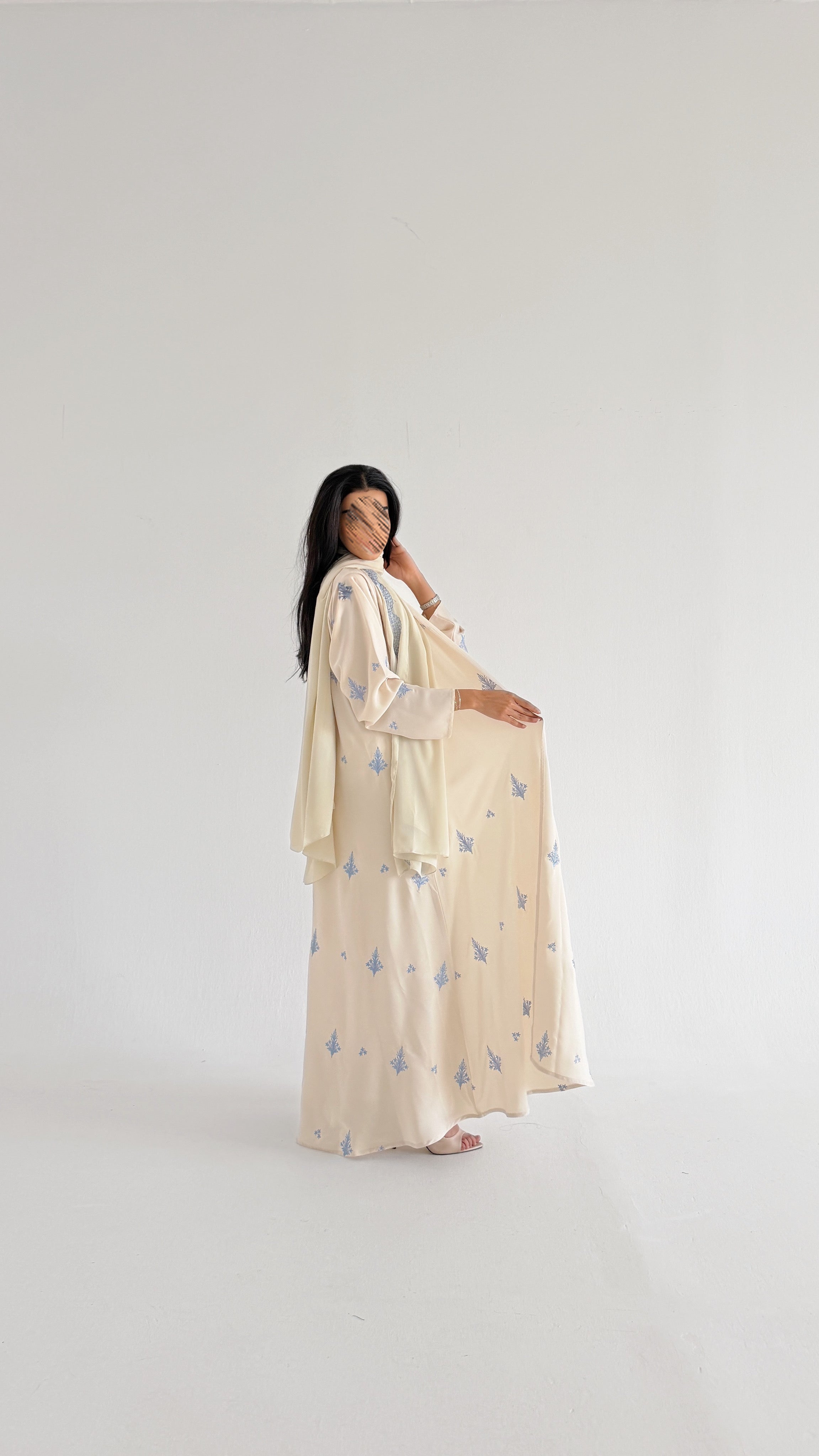 MWT5088 - قماش بيج مع تطريز سماوي - Aya