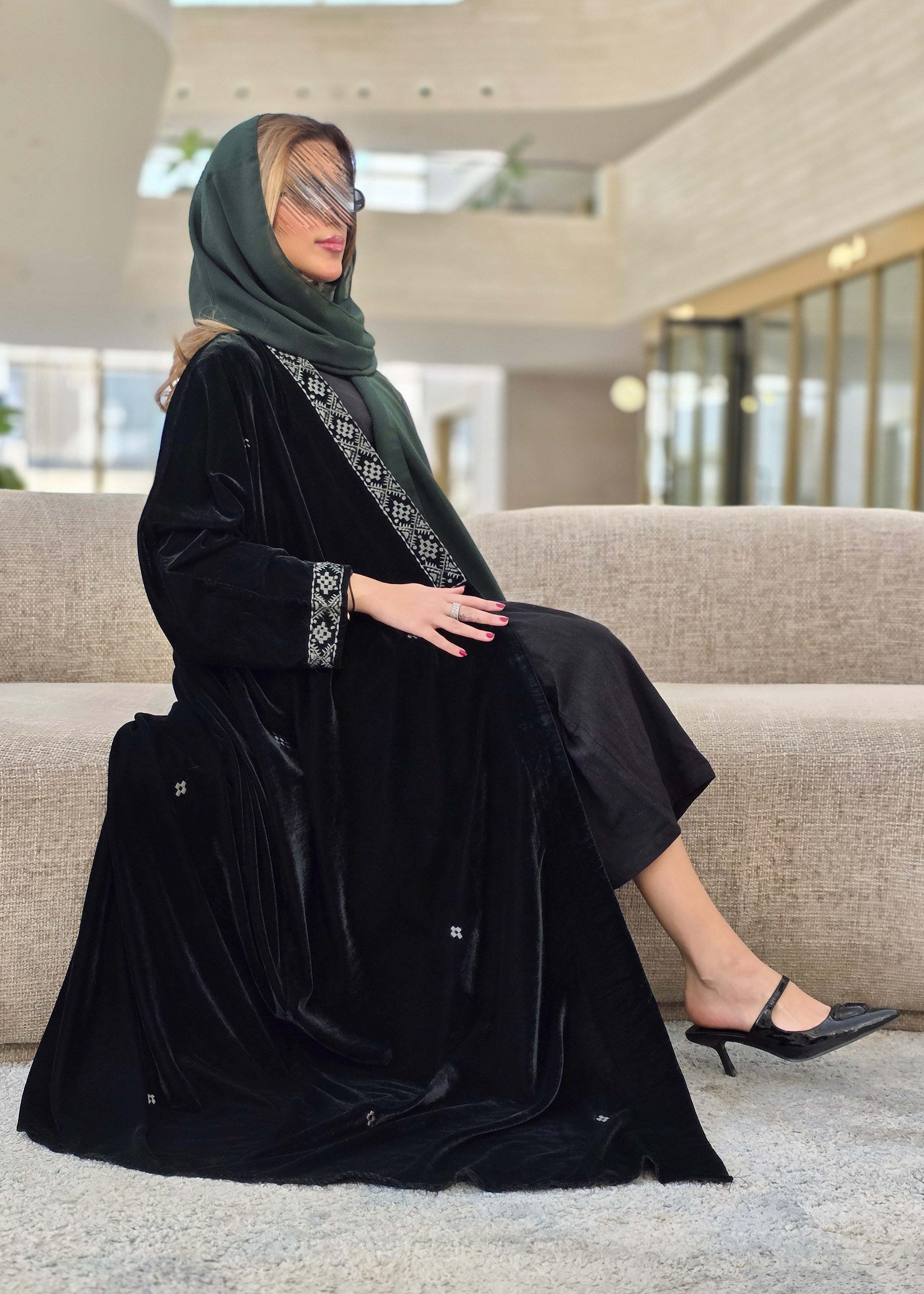 MWT652 - عباية مخمل تطريز اخضر - Aya