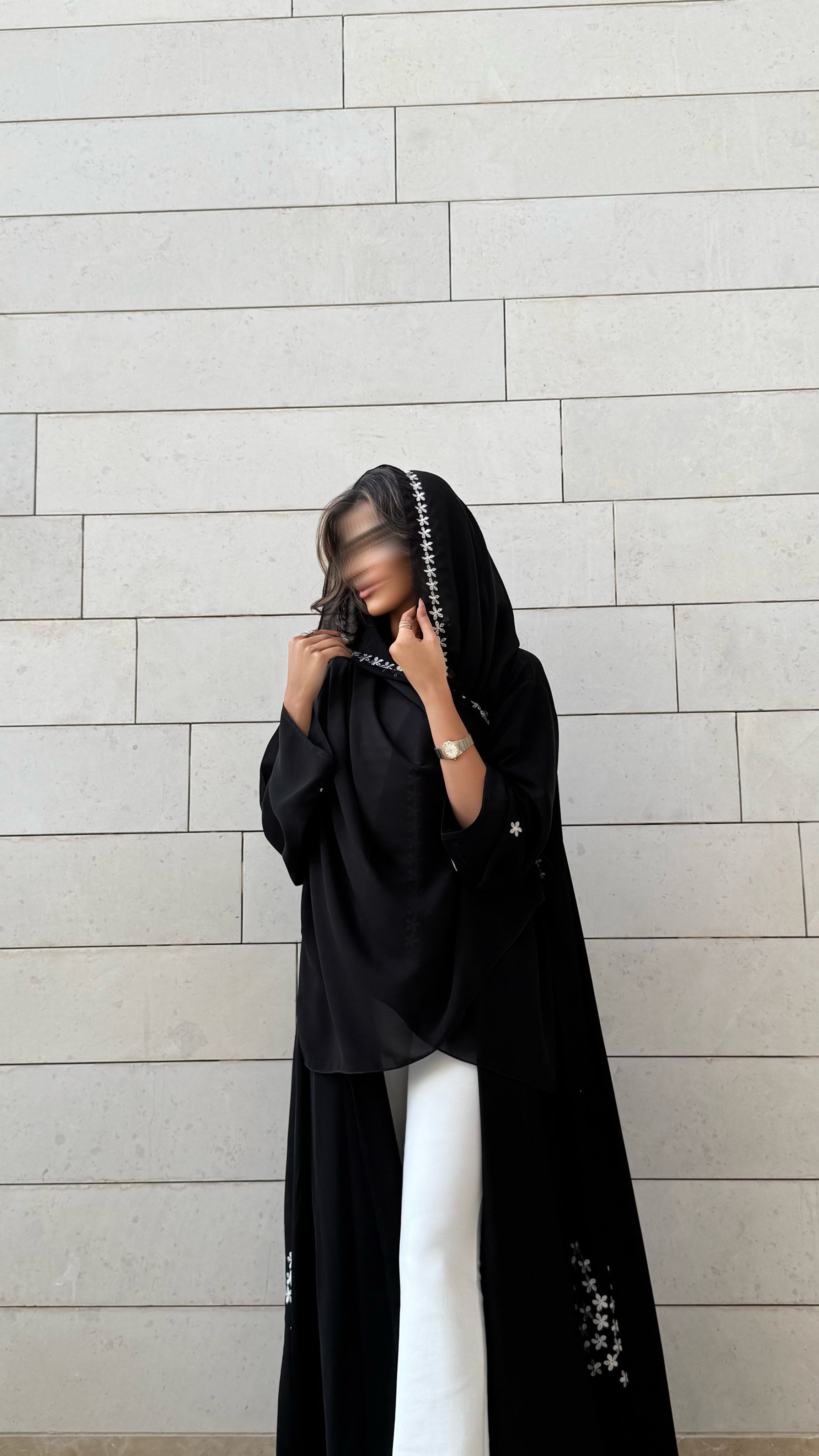MW645 - Light Crepe Standing with Jacquard Half-Cloche