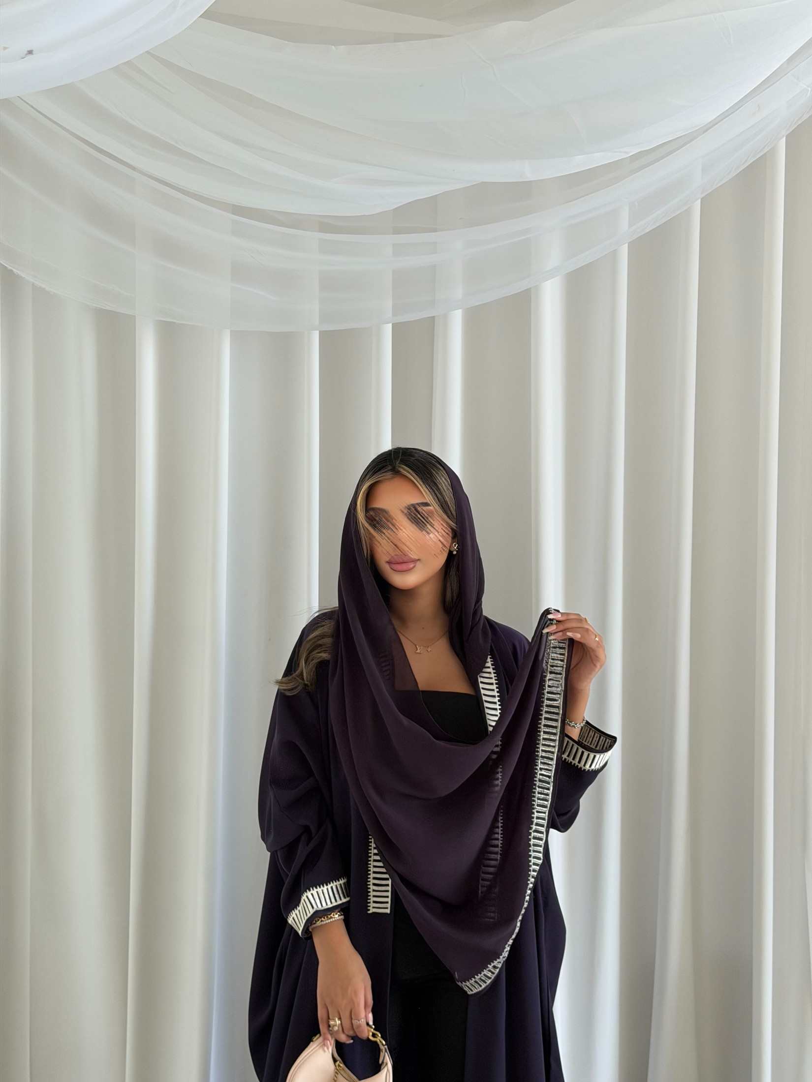 MWT2112 - عباية كريب مع تطريز خفيف من الأمام -Crepe Abaya with Front Embroidery - Aya