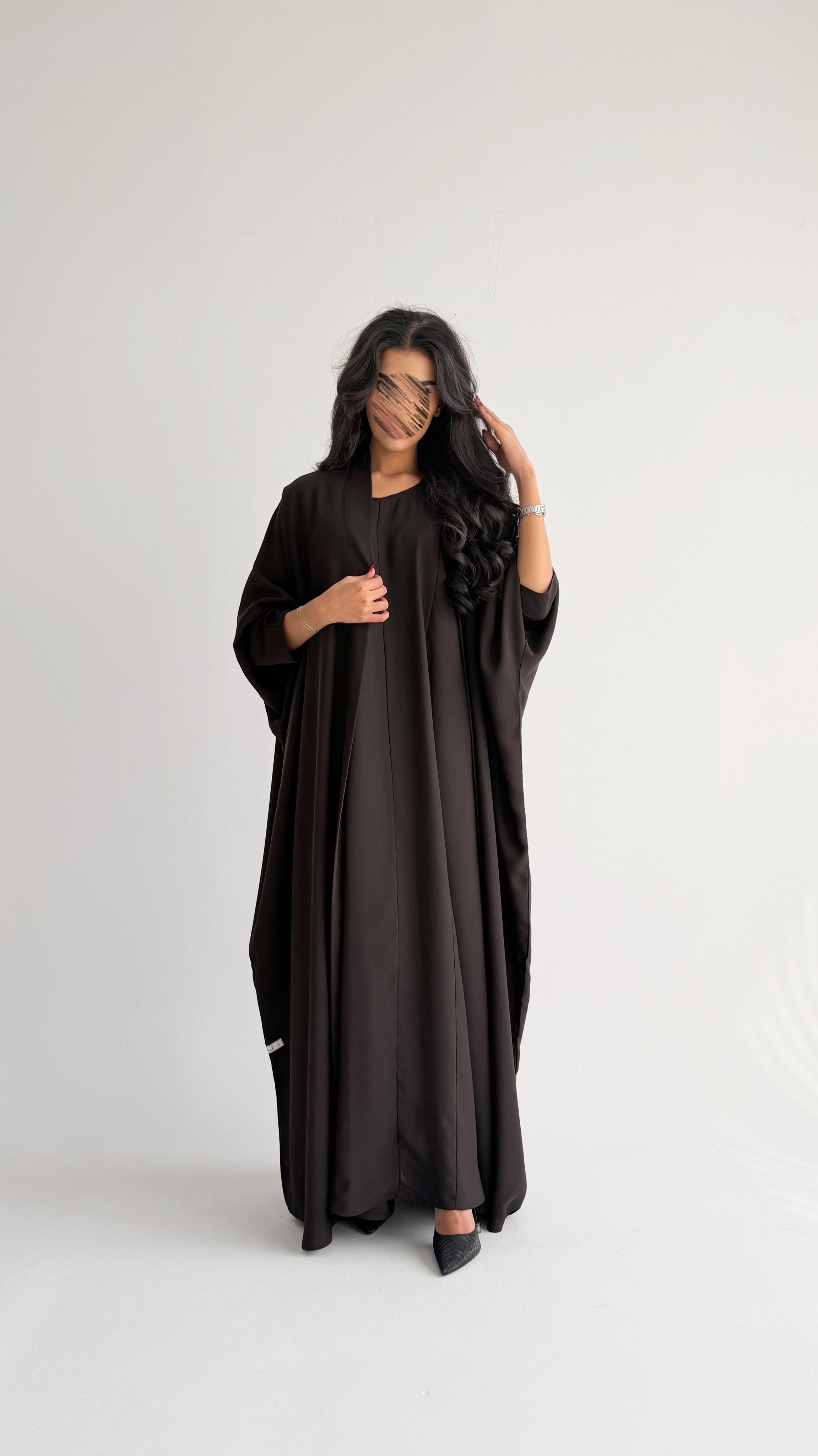 MW2077 -  عباية كريب حرير قصه بشت مع اضافة فستان داخلي - Aya