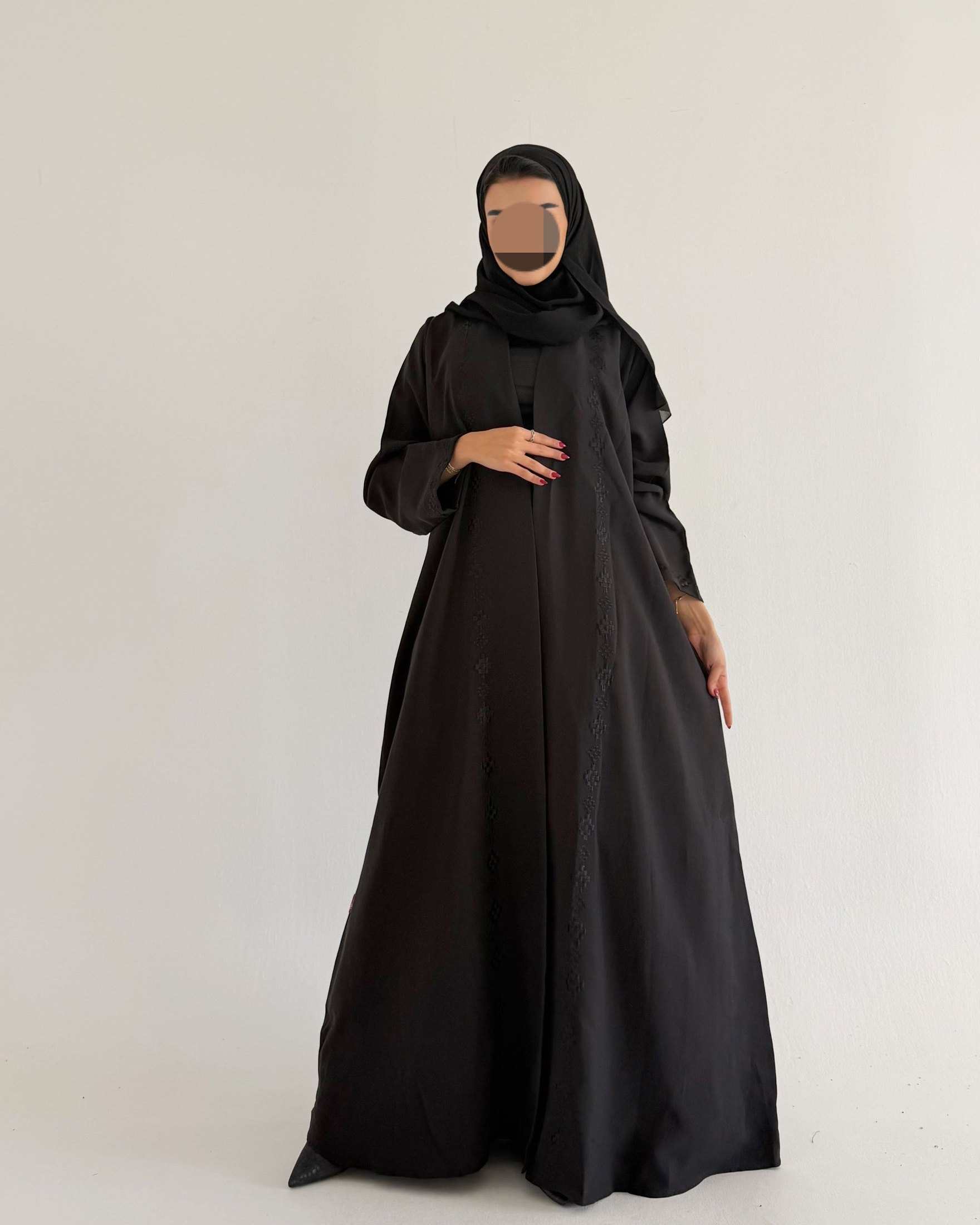 MWT656 - عباية تطريز كريب رصاصي - Aya