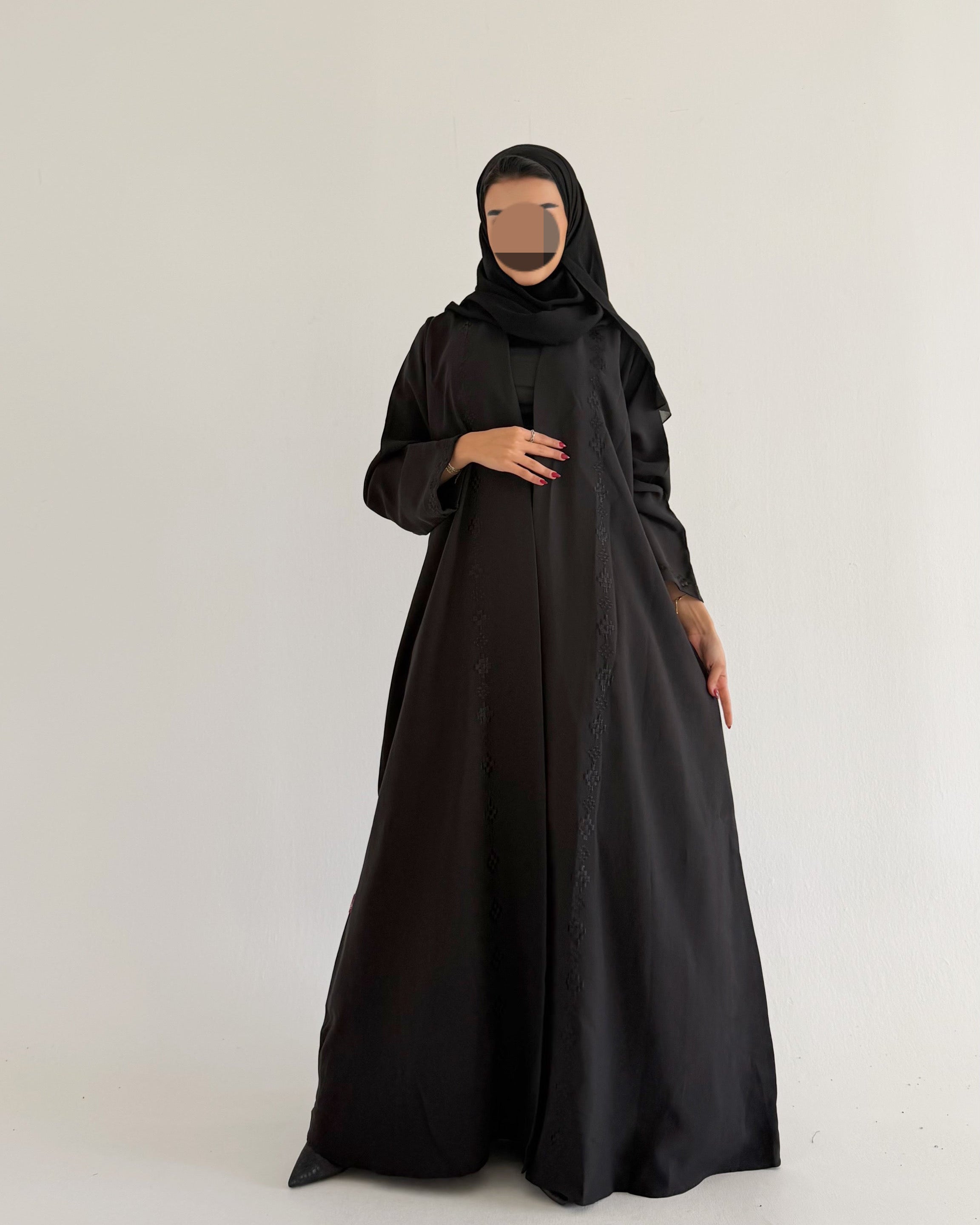 MWT656 - عباية تطريز كريب رصاصي