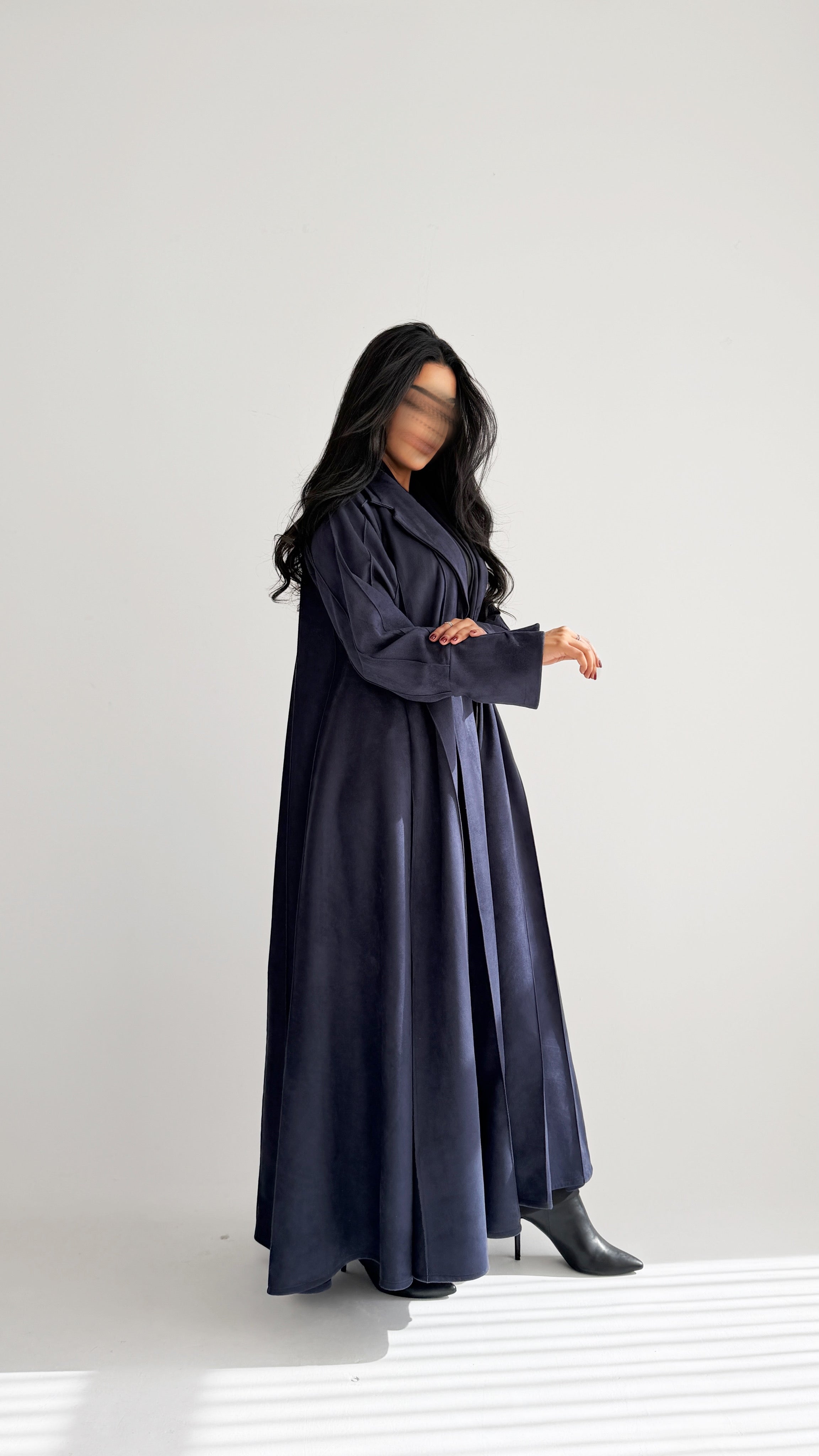 MW645 - Light Crepe Standing with Jacquard Half-Cloche