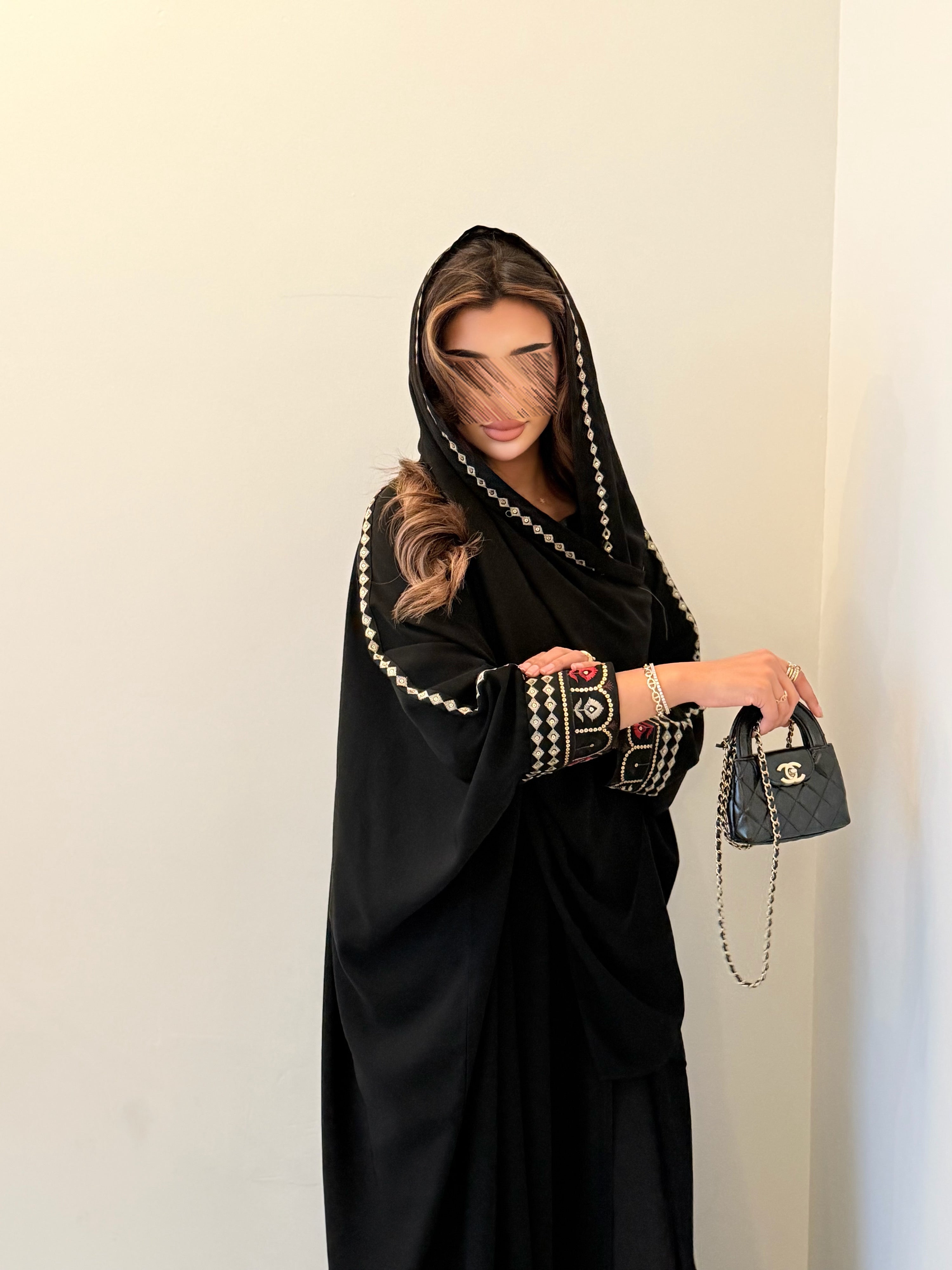 MWT5064 - قماش كريب اسود مطرز من الأكمام والطرحة قصة نص بشت - Aya