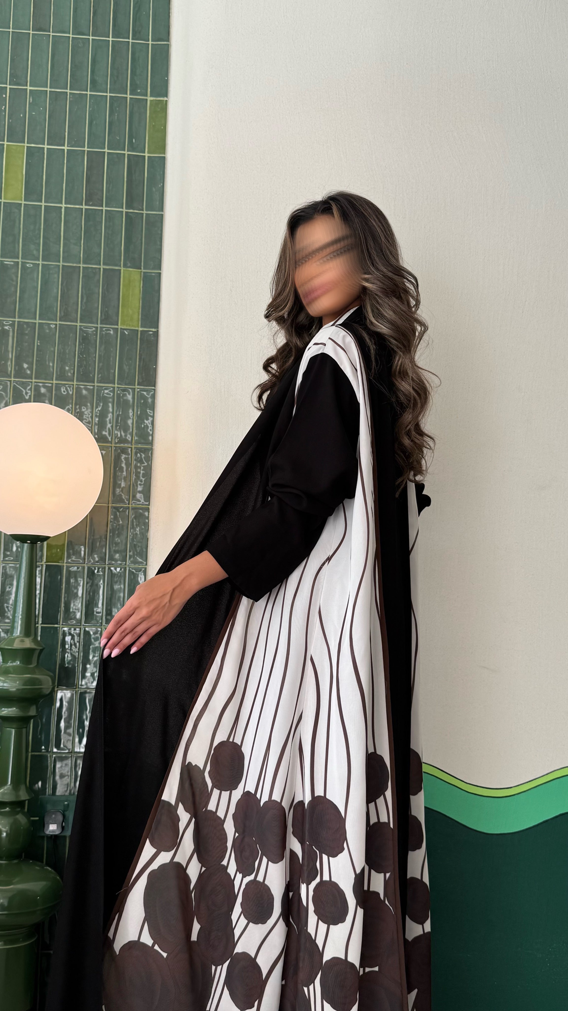 MW1660 - عباية ملكية مع تدخيلة الشيفون من الامام والخلف - Aya