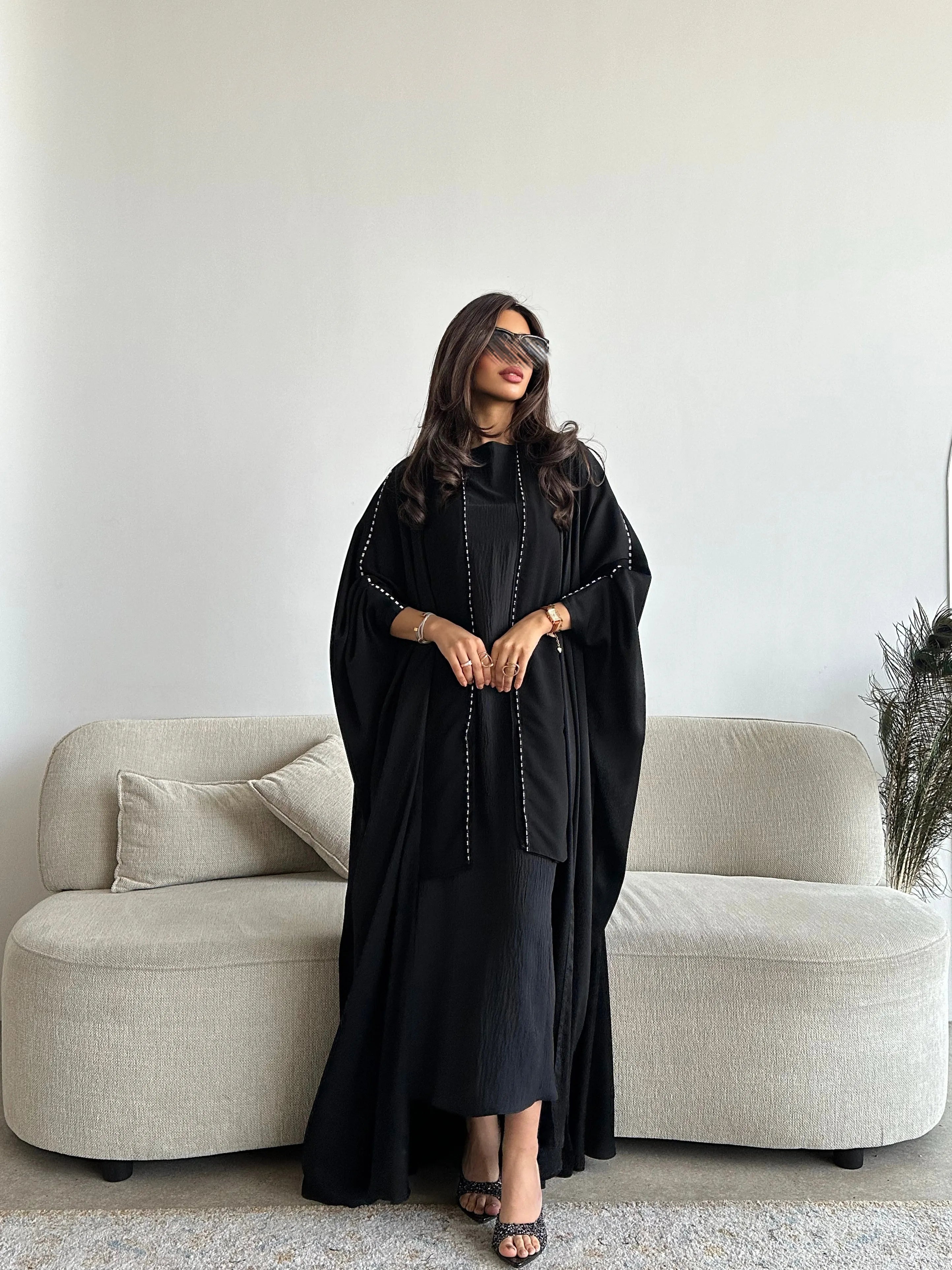 MWT4392 - عباية تيك توك بشت بكريستال أسود - Aya