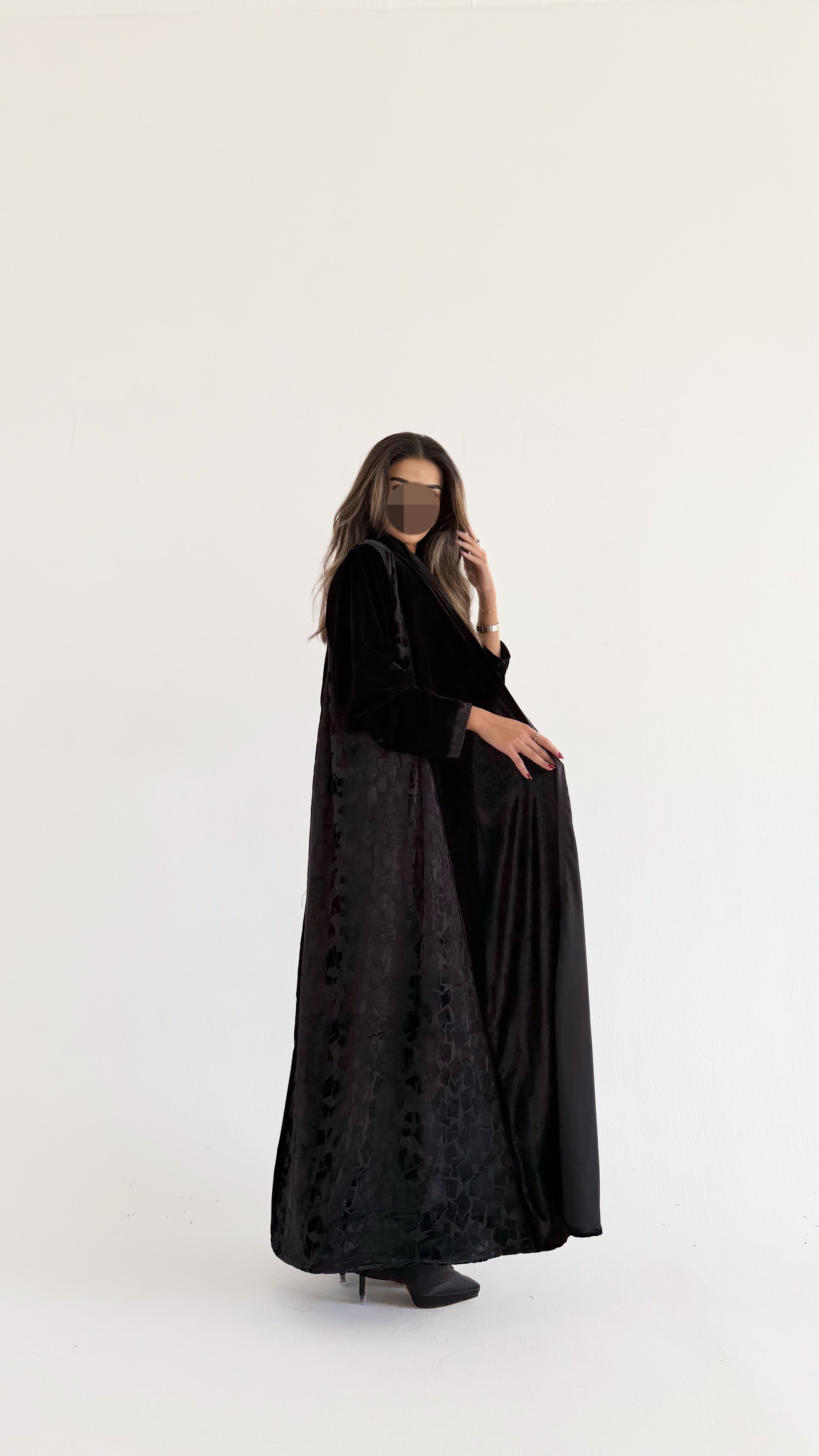 MW645 - Light Crepe Standing with Jacquard Half-Cloche