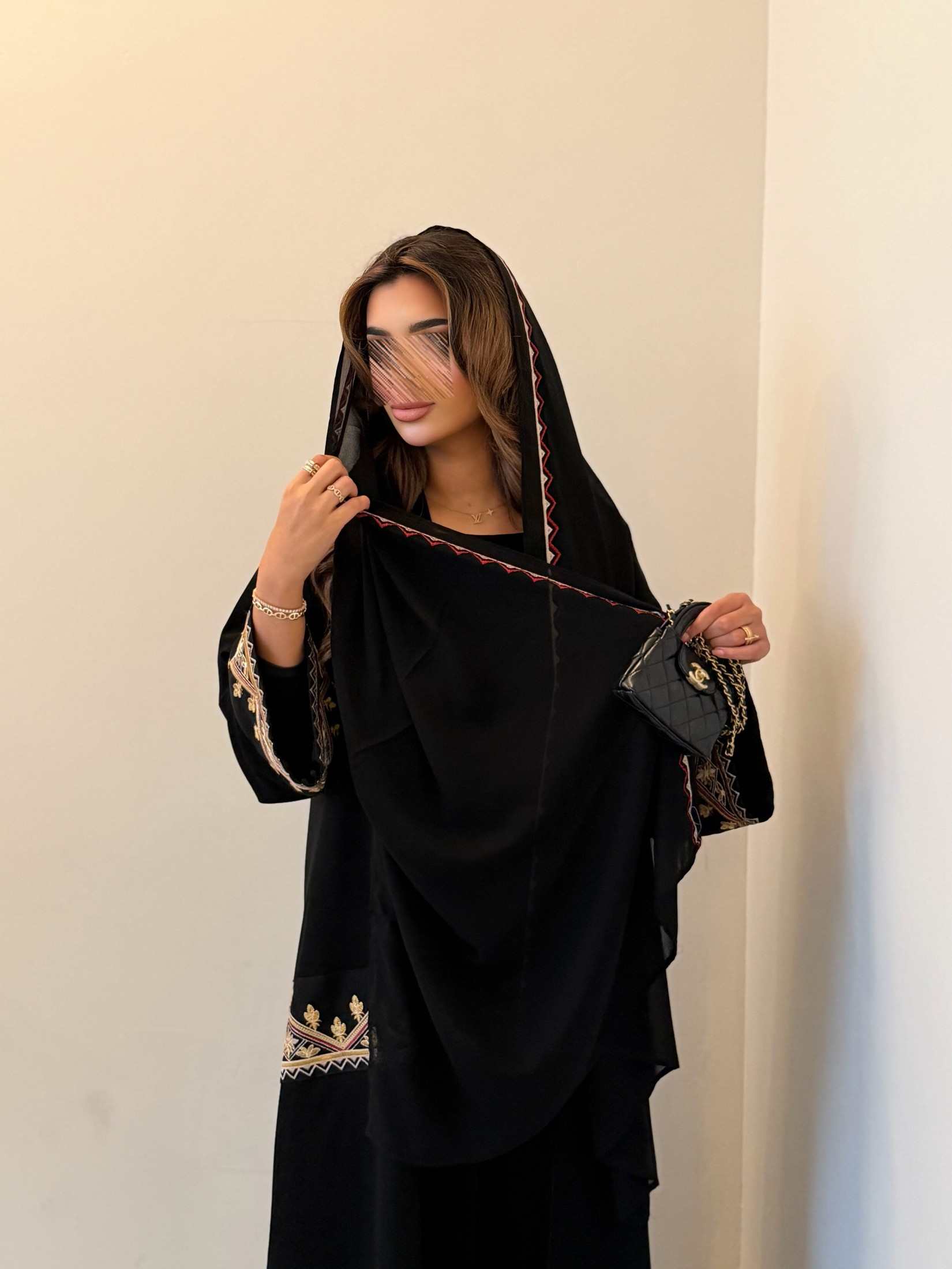 MWT5065 - قماش كريب اسود مع تطريز قصة نص بشت - Aya