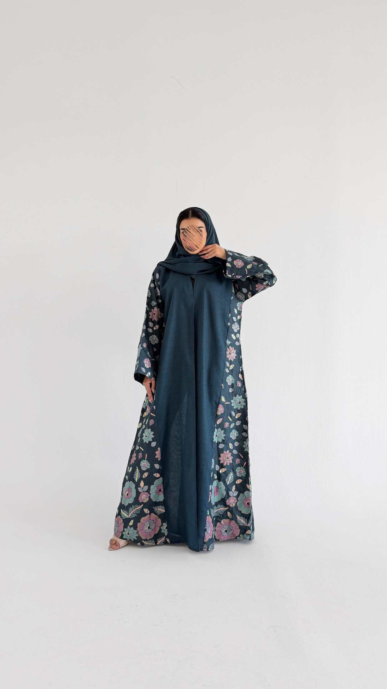 MWT1121 - عباية لنن مع تدخيلة ركامة - Aya