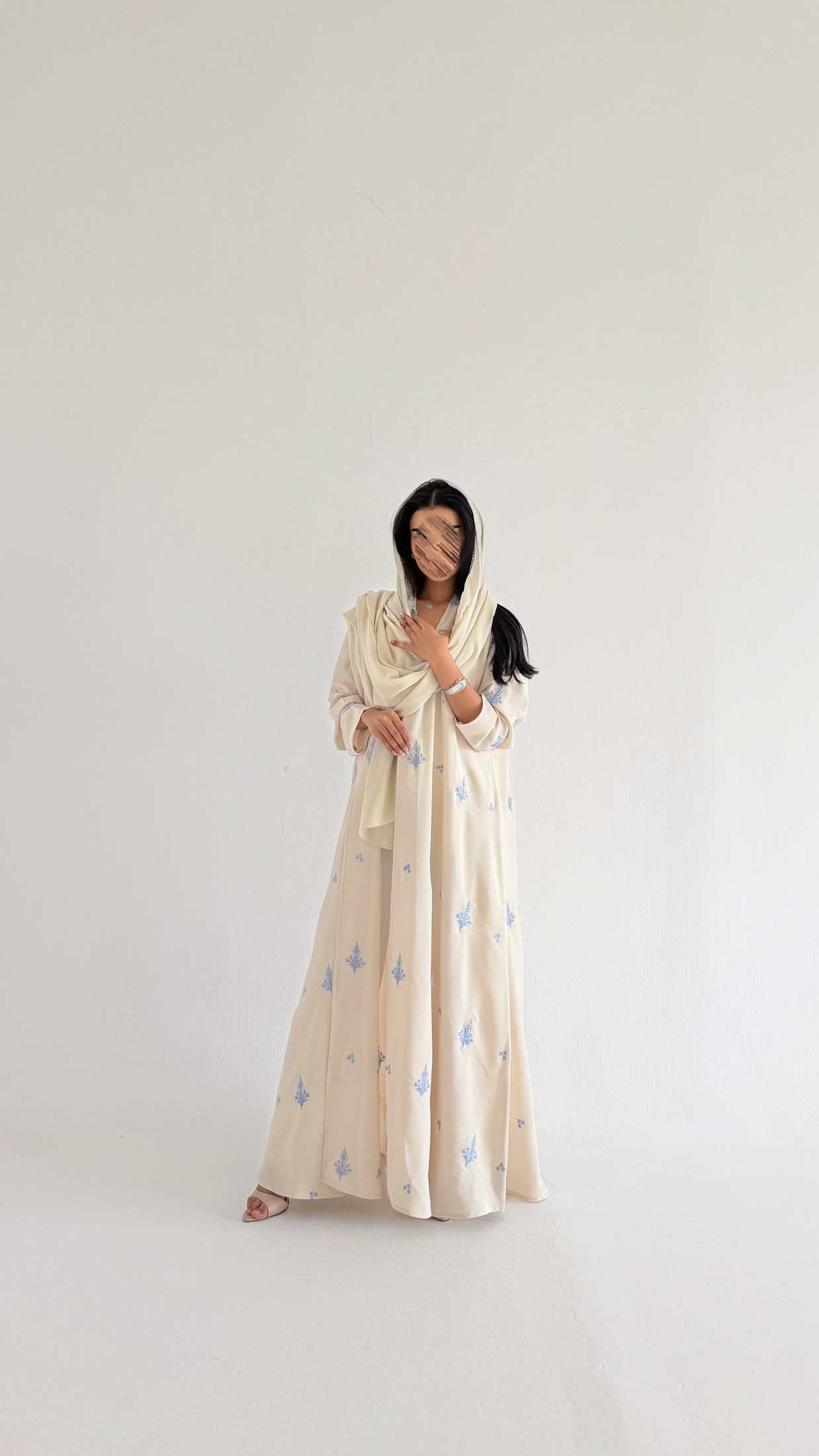 MWT5088 - قماش بيج مع تطريز سماوي - Aya
