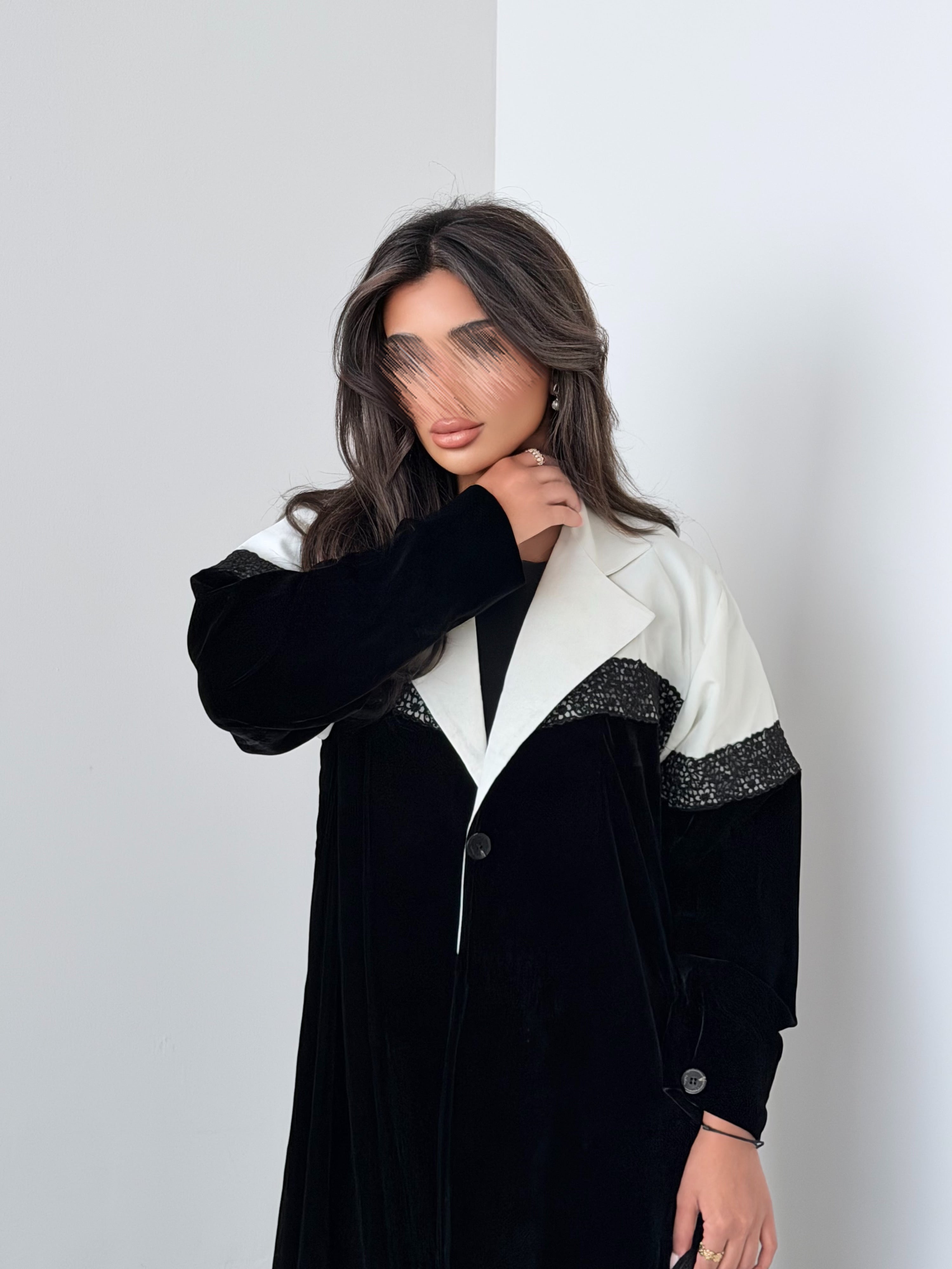 MW645 - Light Crepe Standing with Jacquard Half-Cloche