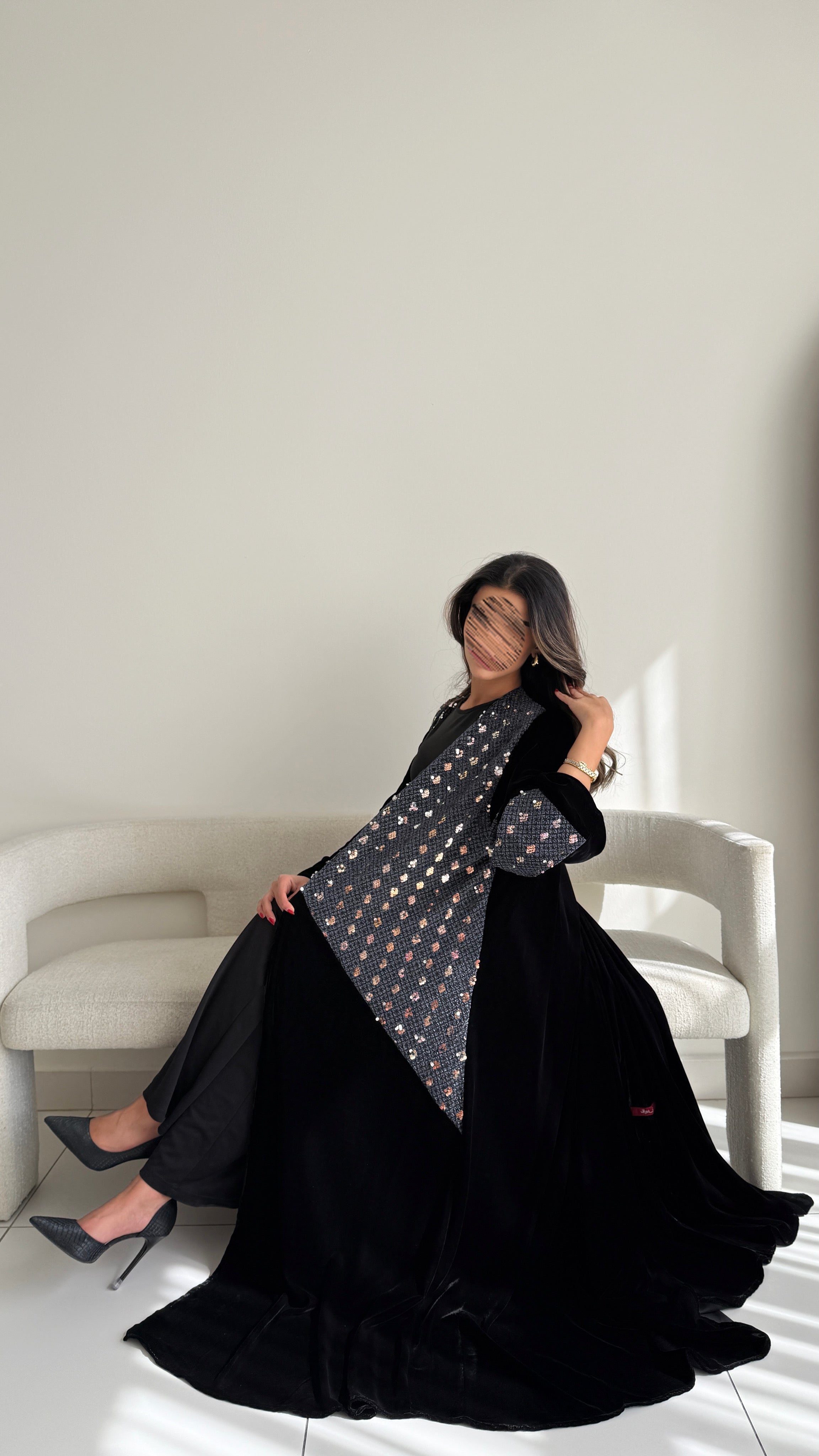 MW645 - Light Crepe Standing with Jacquard Half-Cloche