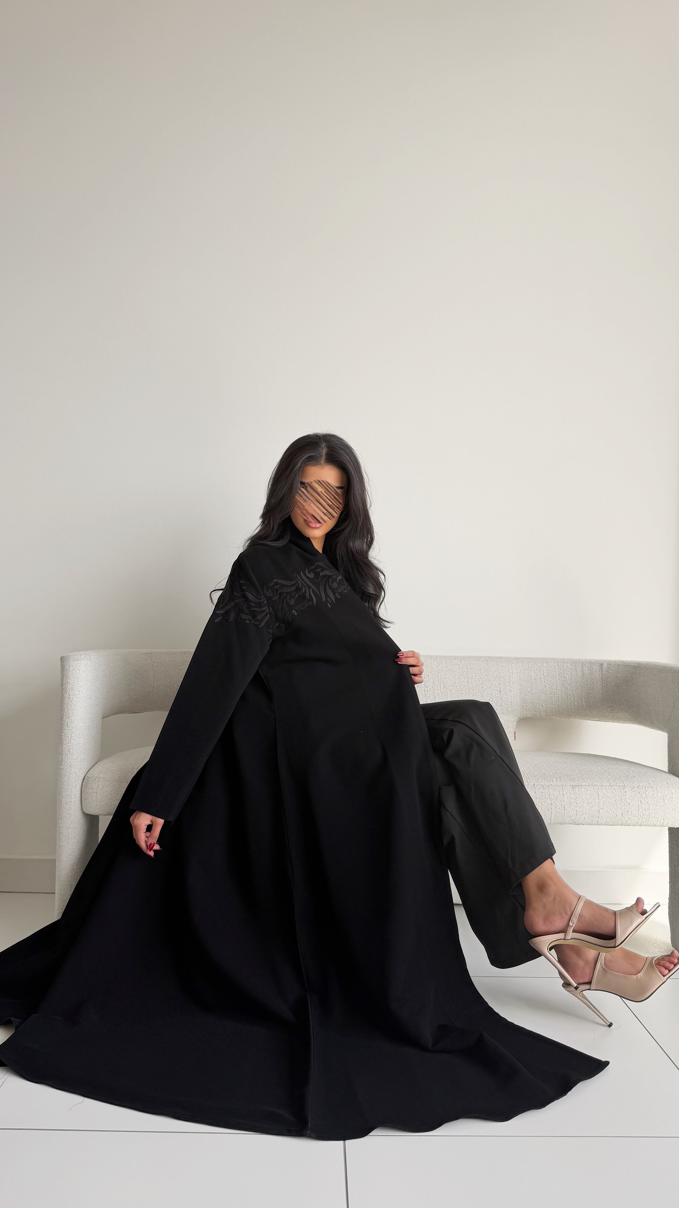 MWT1014 - عباية مع تطريز اسود - Aya