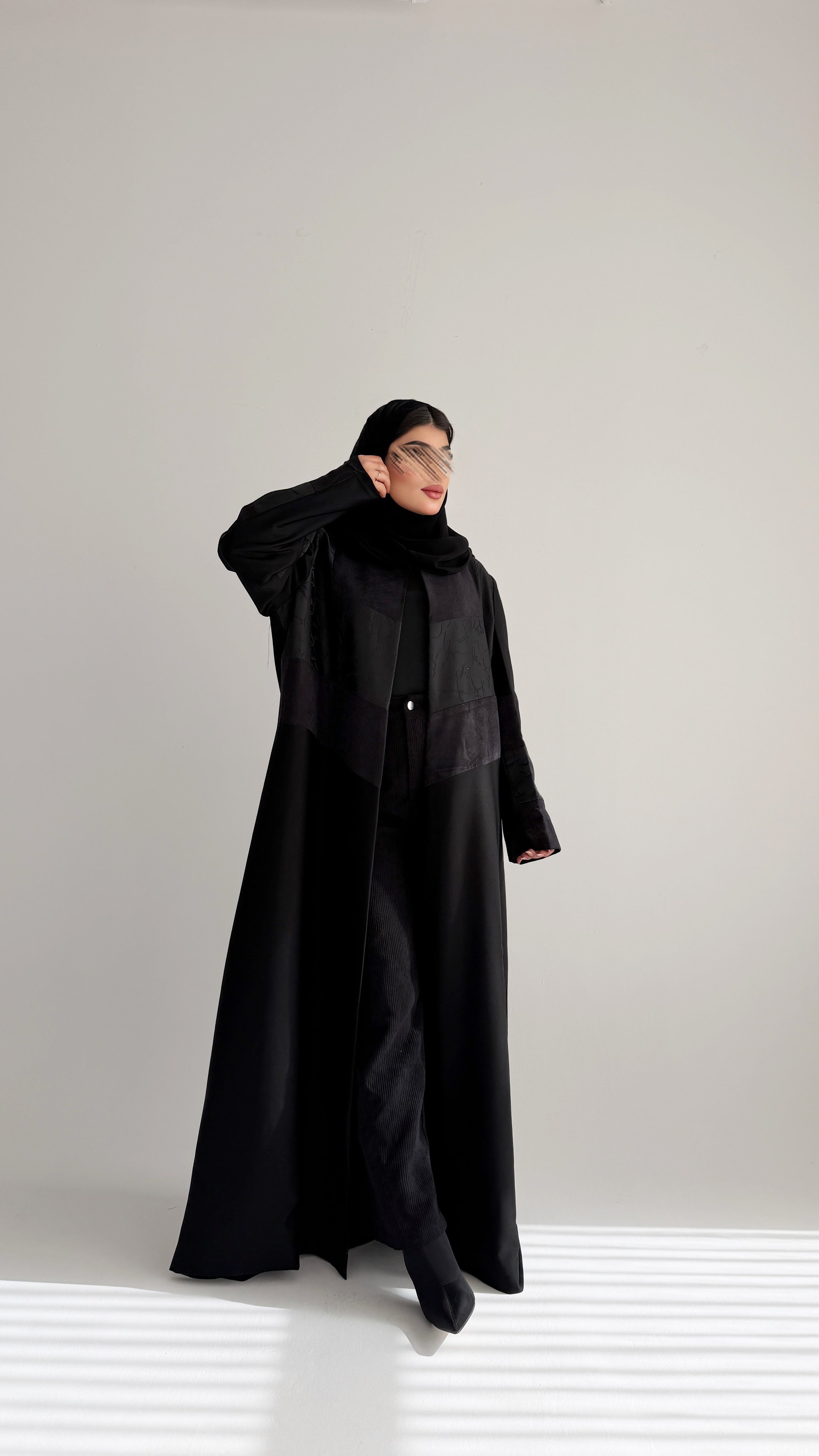 MW2041 - عباية بليزر مع اضافه ثلاثة خامات ليعطي طابع الاناقة - Aya