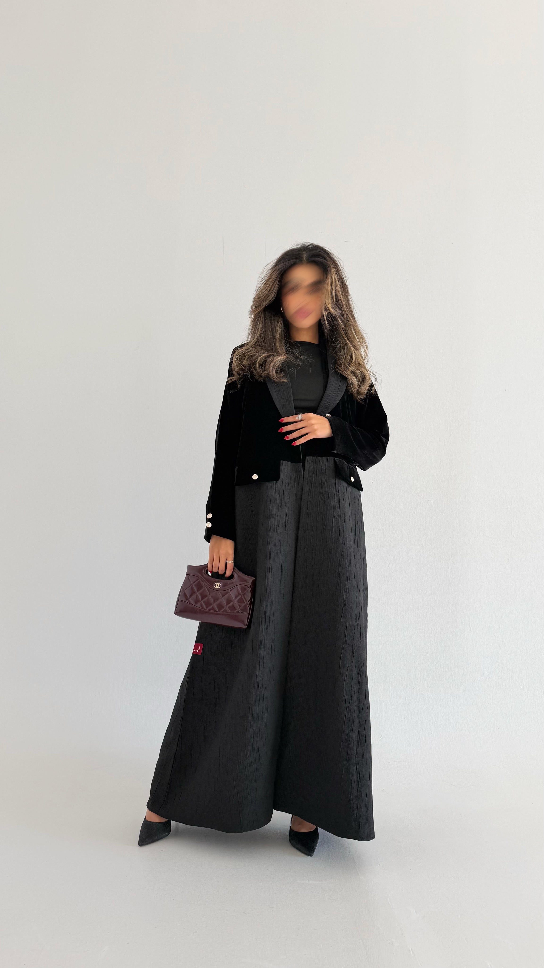 MWT573 - عباية جاكار مع مخمل بأزارير ذهبية