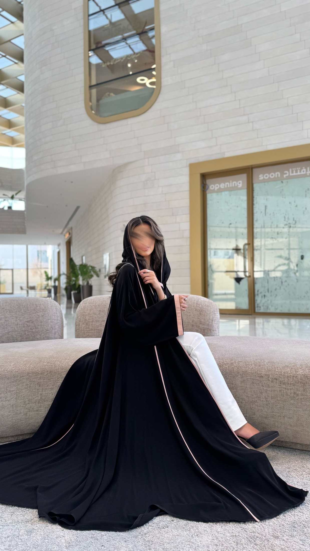 MW1606 - عباية سوداء بخطوط وردية وتطريز وردي | Black Abaya with Pink Stripes and Embroidery - Aya