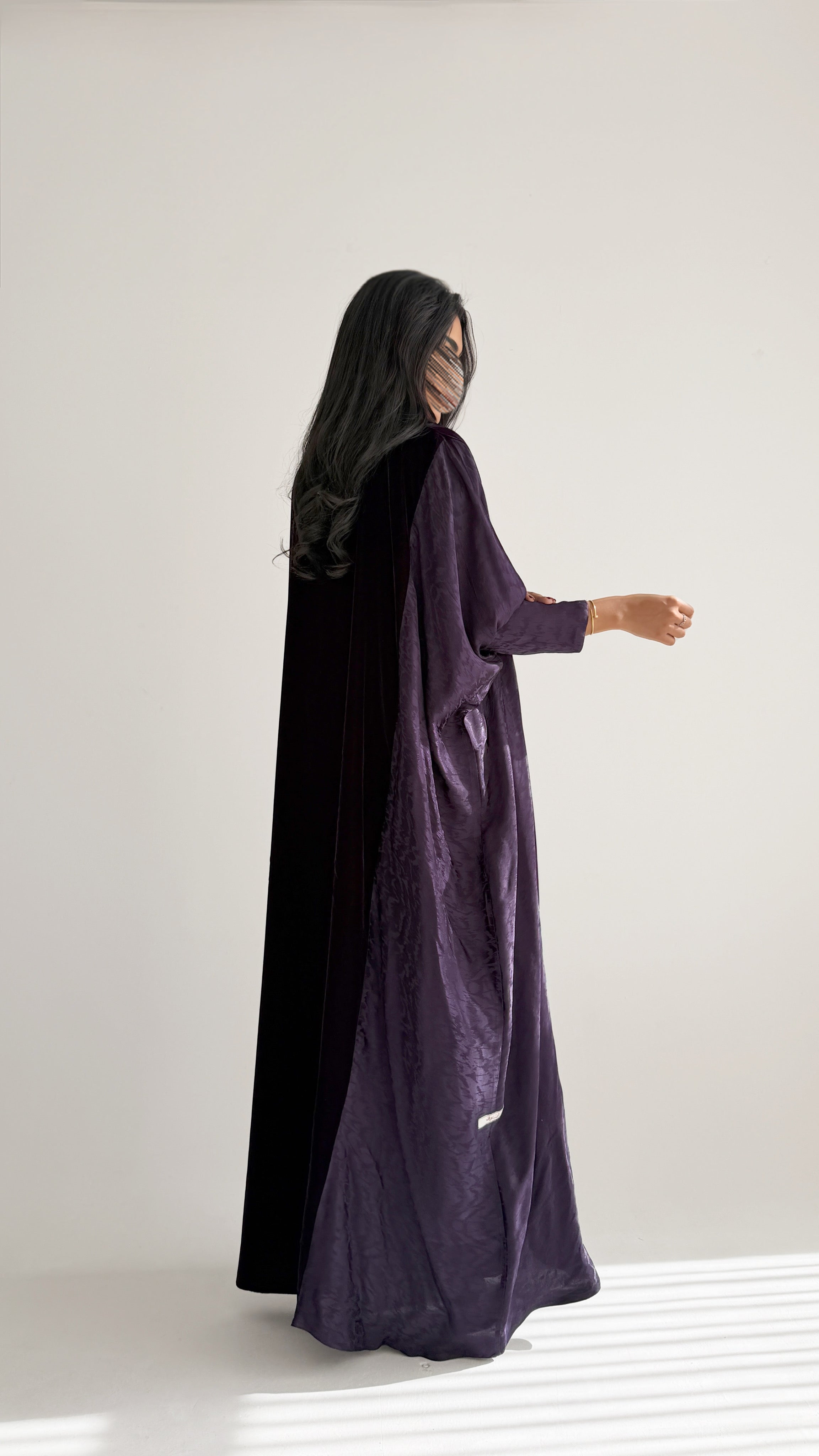 MWT761 - عباية مخمل مع جاكار حرير - Aya