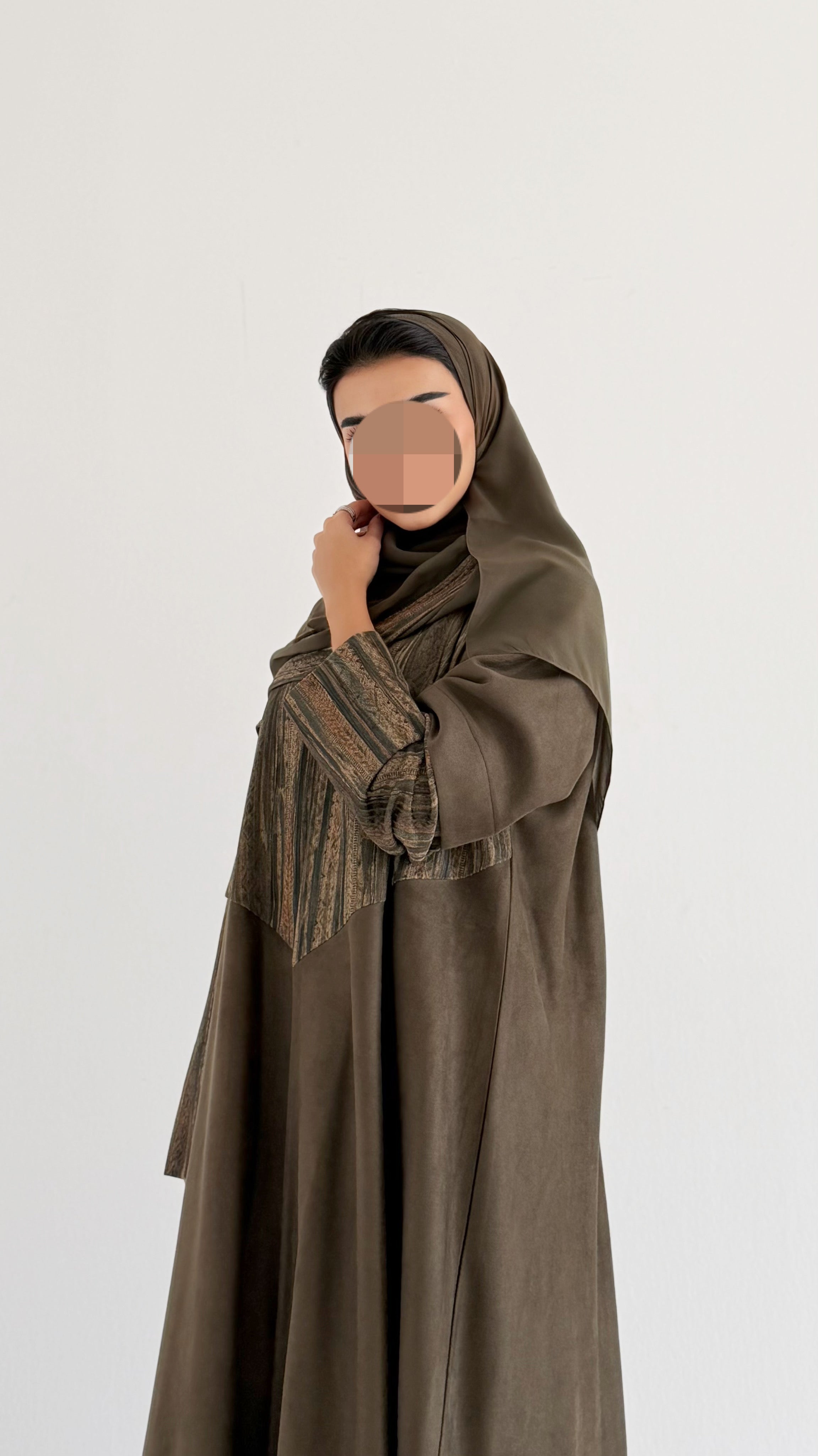 MWT891 - عباية شامواه زيتي مع تدخيله