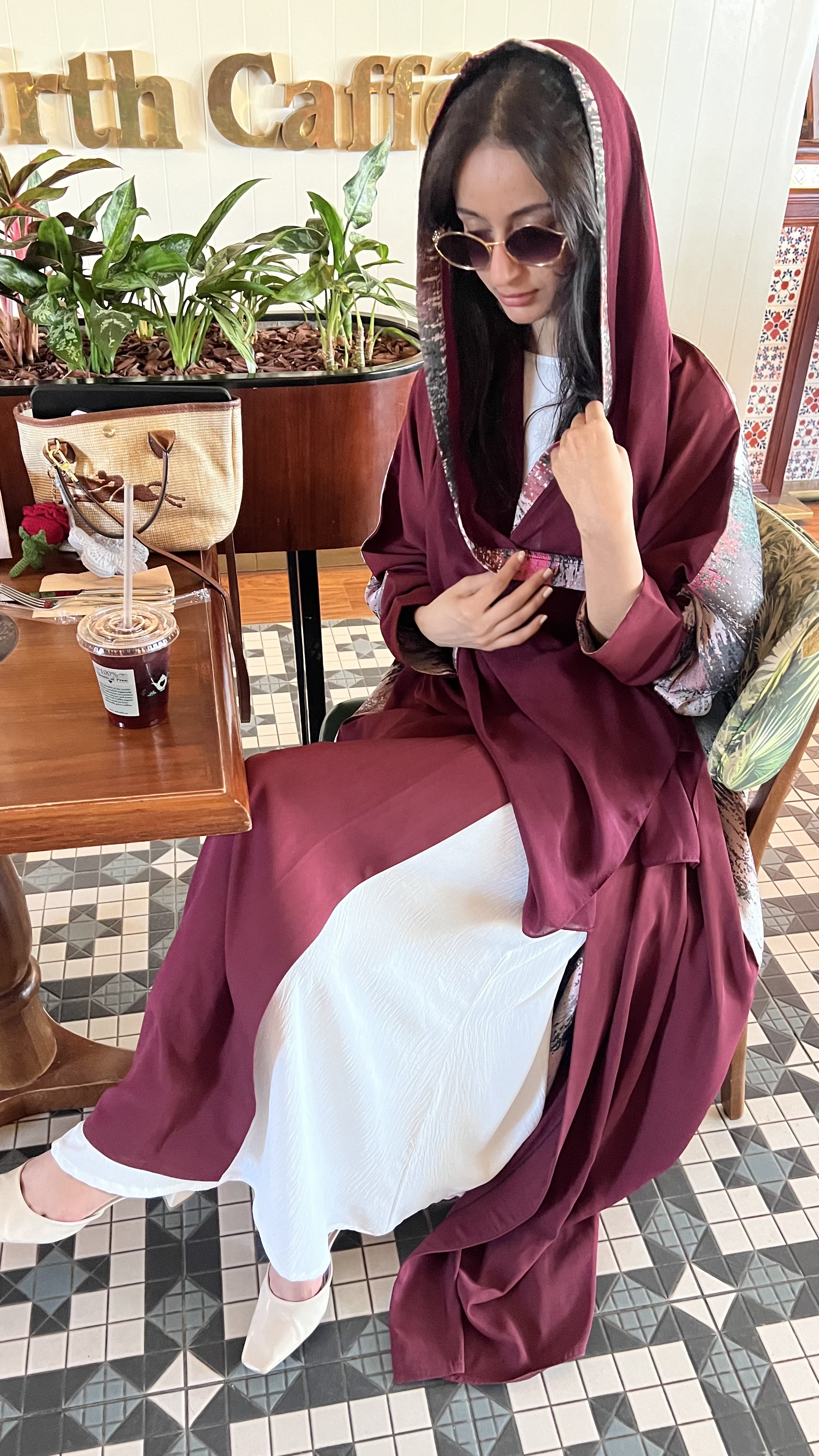 MW1305 - عباية قصه فراشه قماش جاكار مع كريب