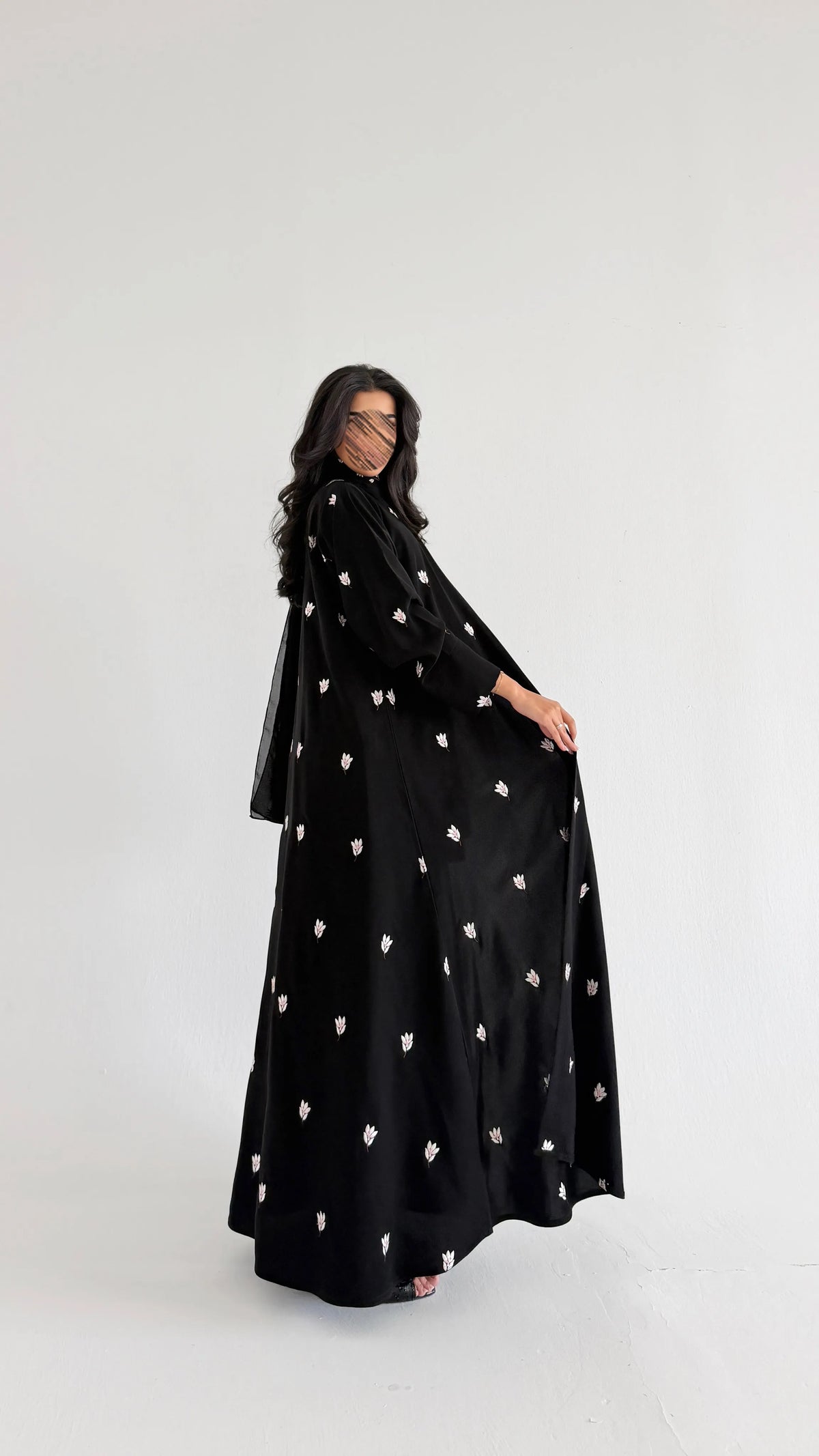 MWT1292 - عباية كريب بتطريز كامل - Aya